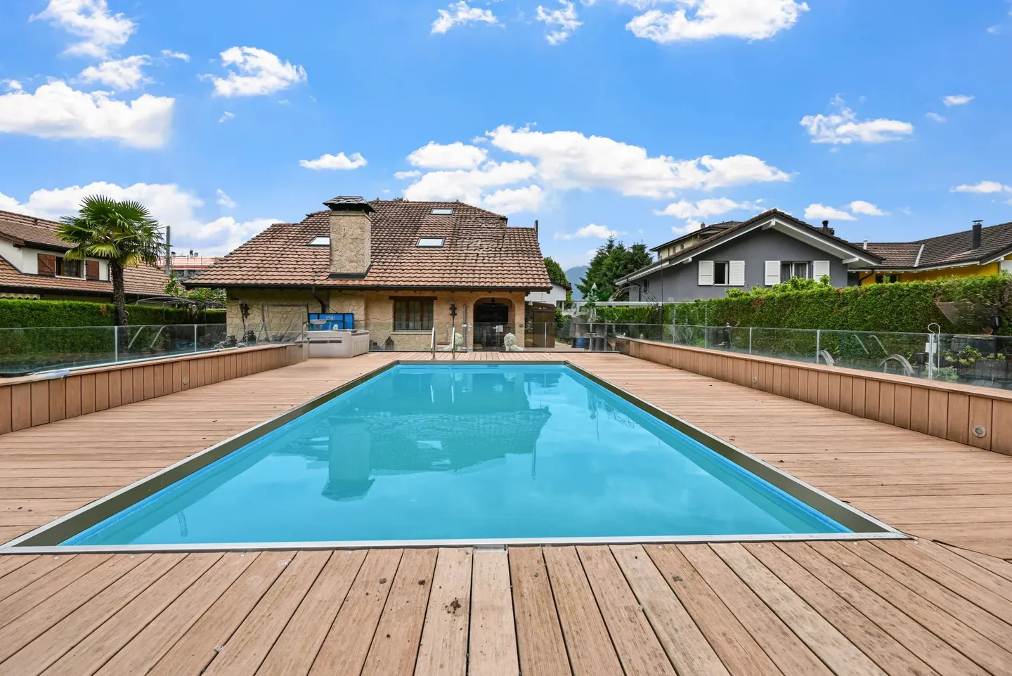 BOUVERET - BEAUTIFUL INDIVIDUAL VILLA 8 ROOMS WITH POOL AND GARDEN - Photo 1 of 19