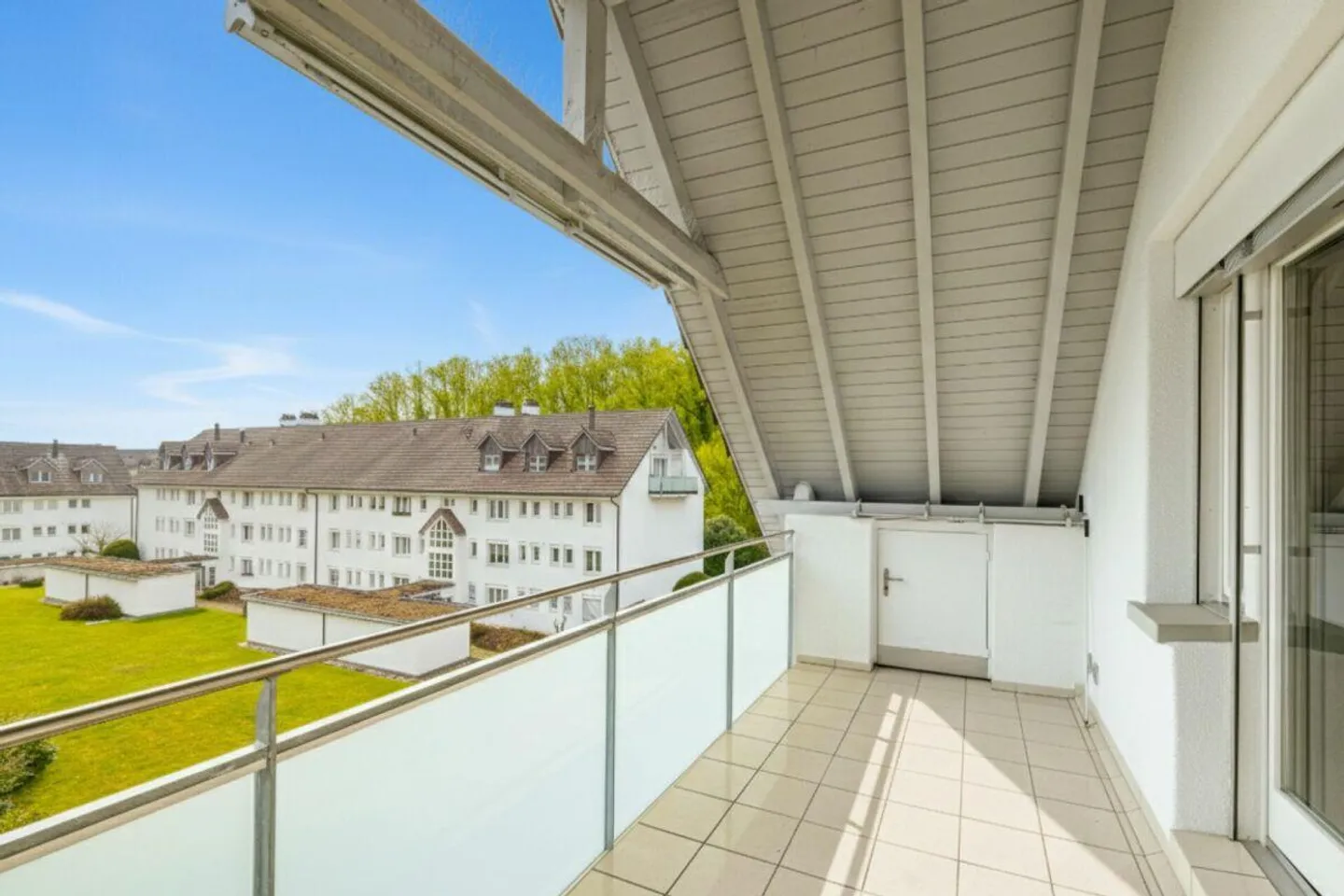 Charmante Wohnung in Herblingen - Foto 3 von 16