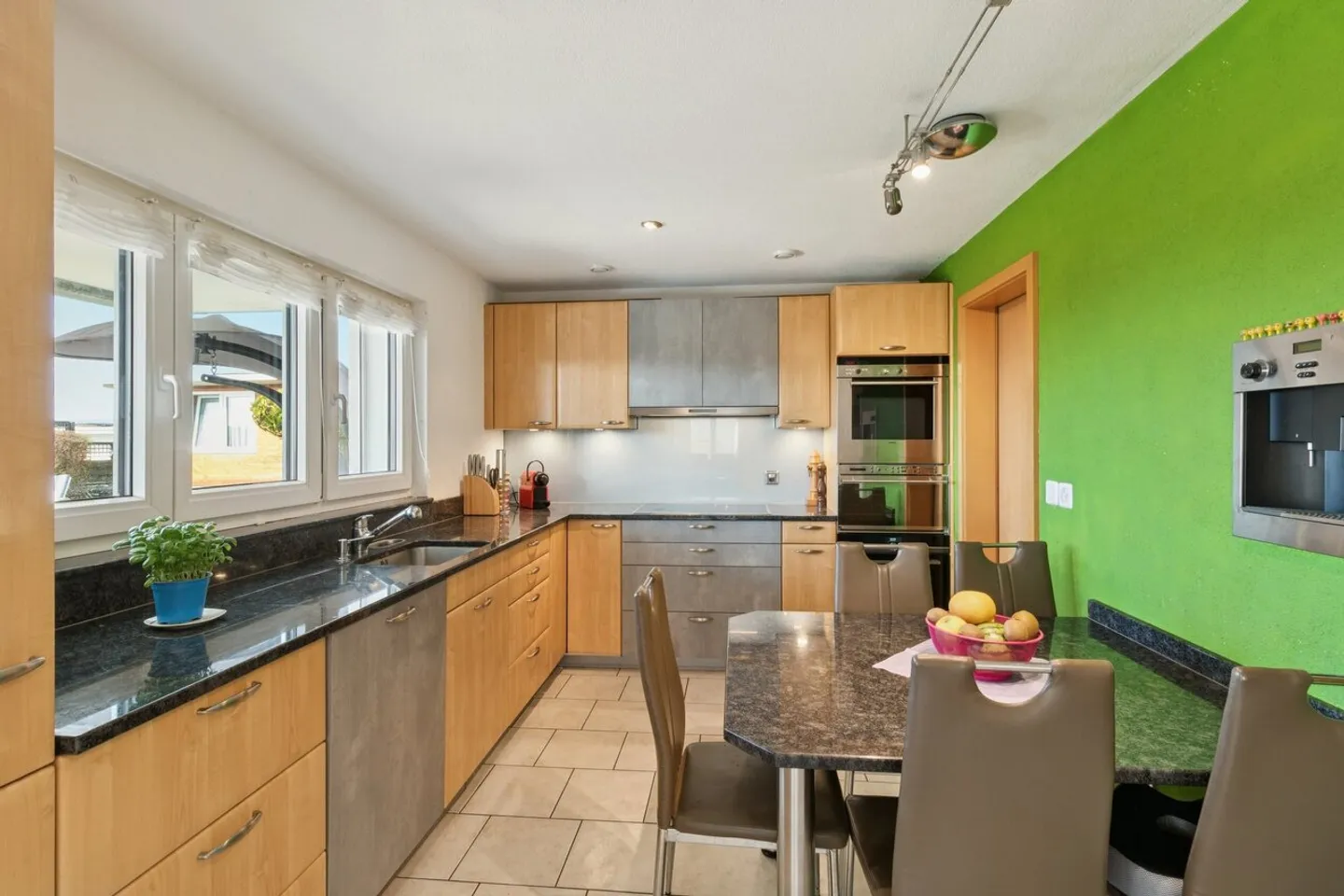 Imposing Multi-Generational House - Photo 4 of 12