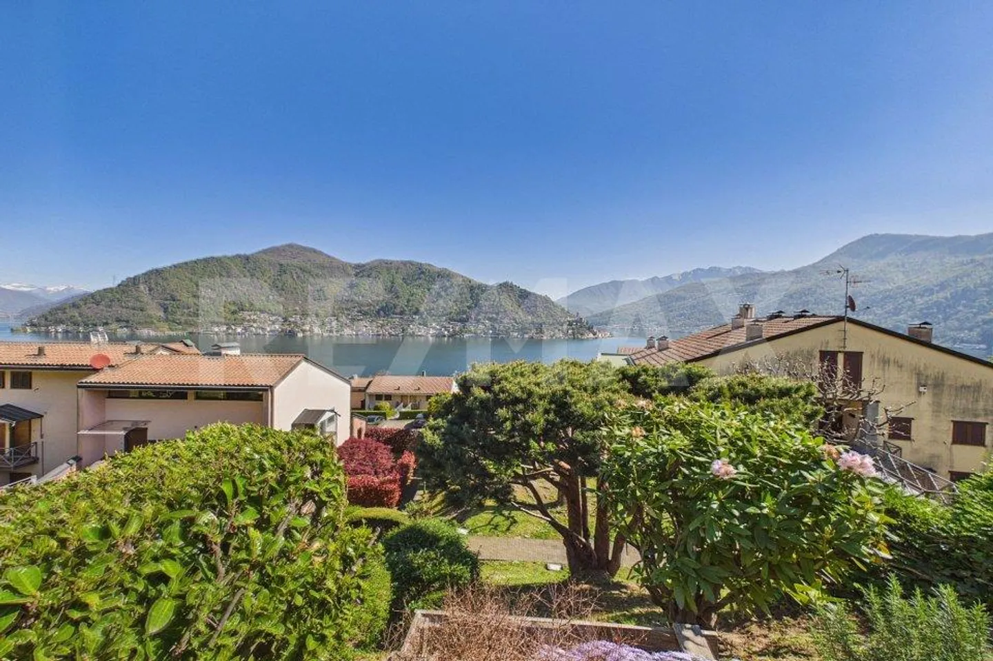Renovierte Zwei-Zimmer-Wohnung mit Seeblick - Cuasso al Lago - Italien - Foto 7 von 13