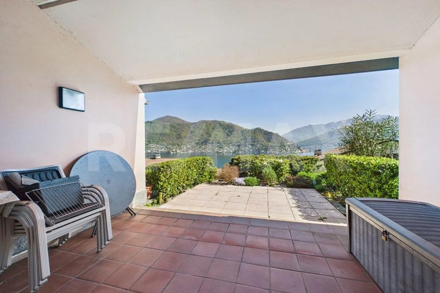 Renovierte Zwei-Zimmer-Wohnung mit Seeblick - Cuasso al Lago - Italien - Foto 8 von 13