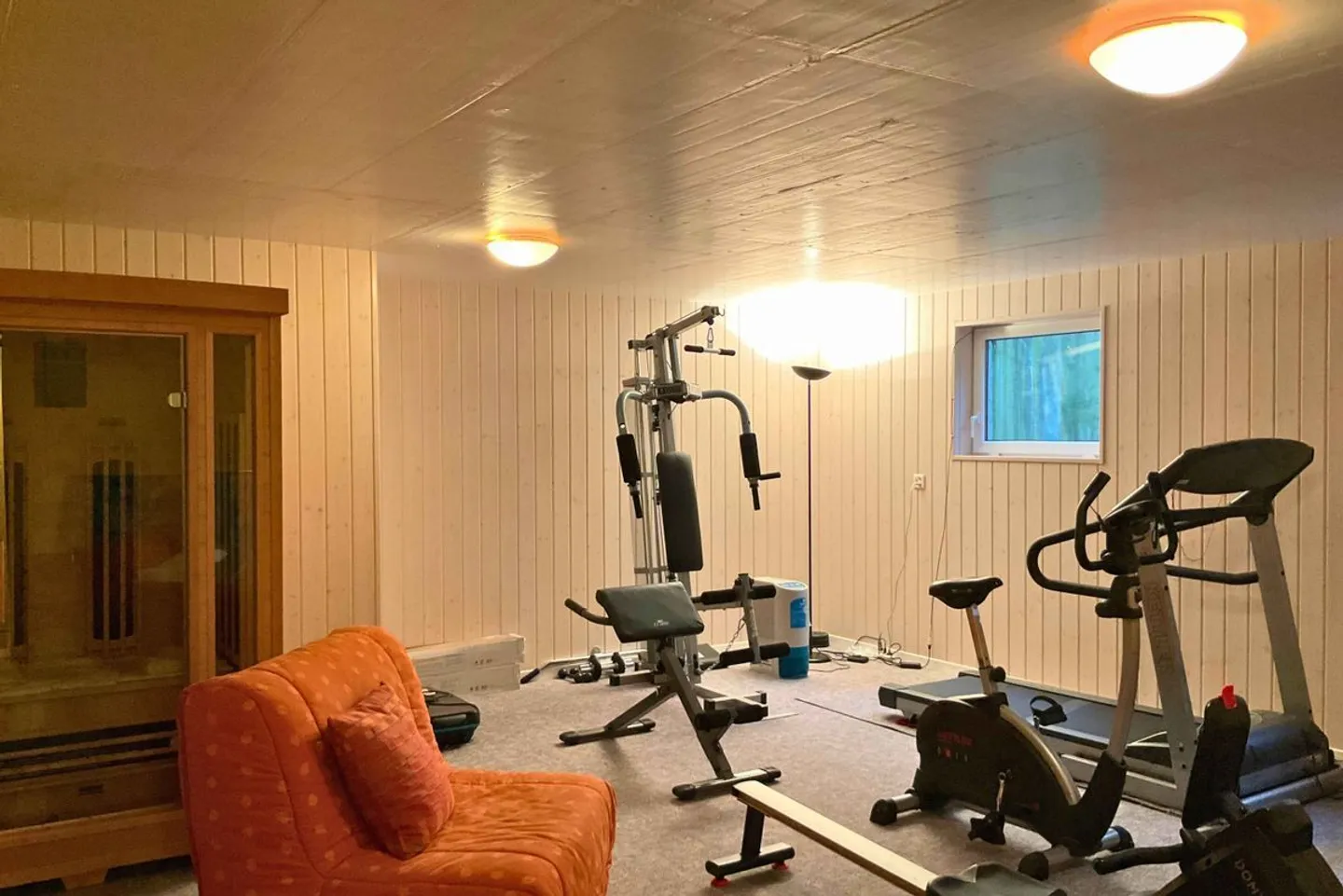 Spacious detached house with panoramic terrace and garden in Villorsonnens - Photo 8 of 10