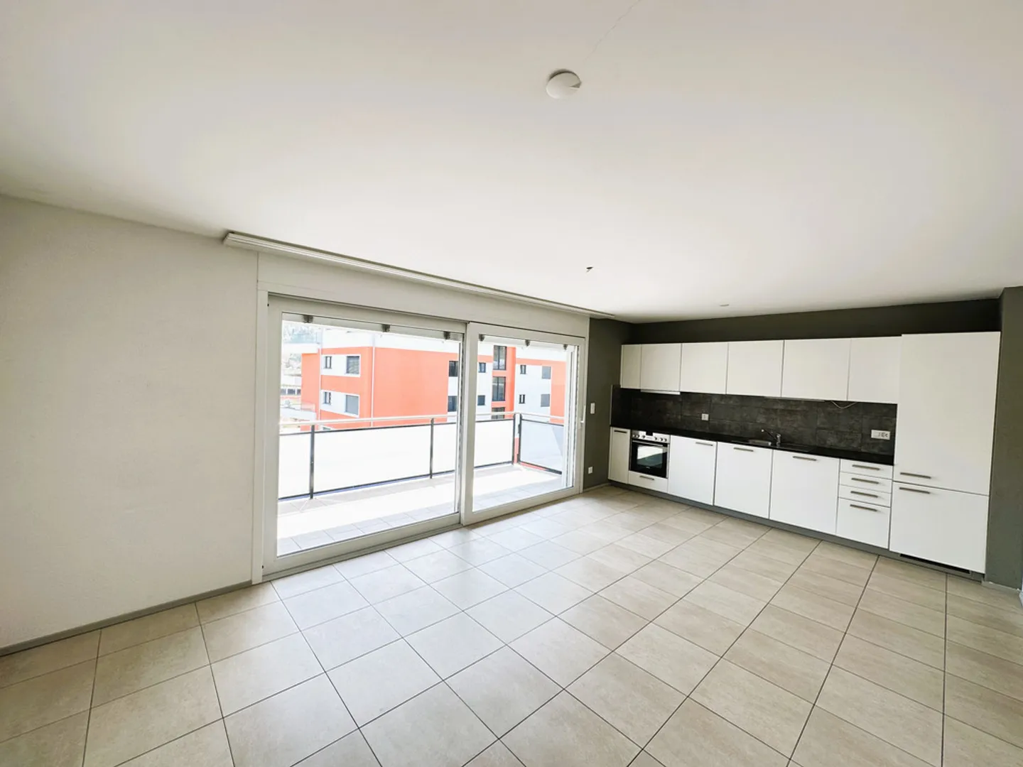 A large sunny terrace in a quiet neighborhood - Photo 3 of 11