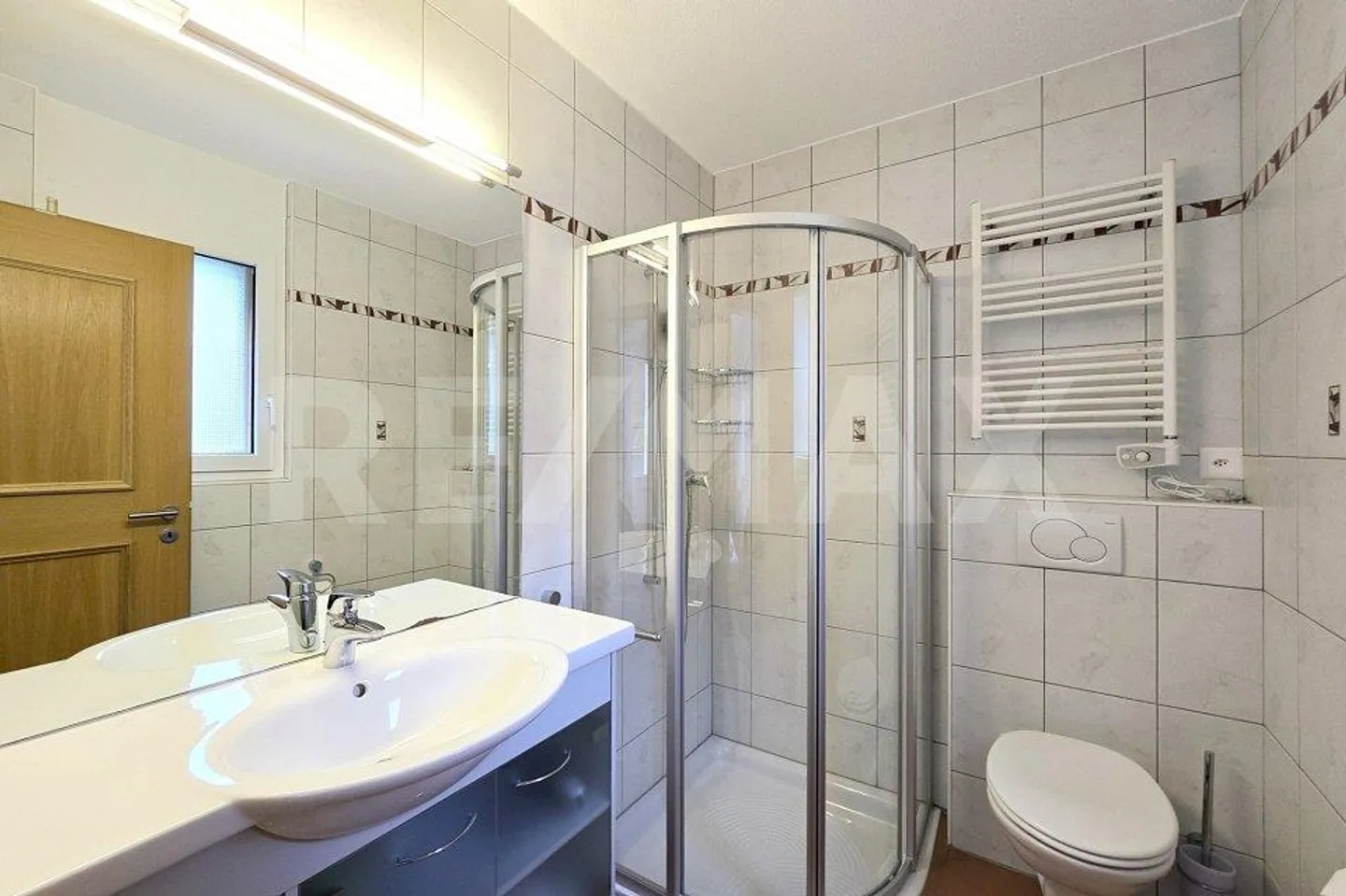 Stylish 5.5-room apartment with exclusive wellness area in Leuk... - Photo 10 of 13