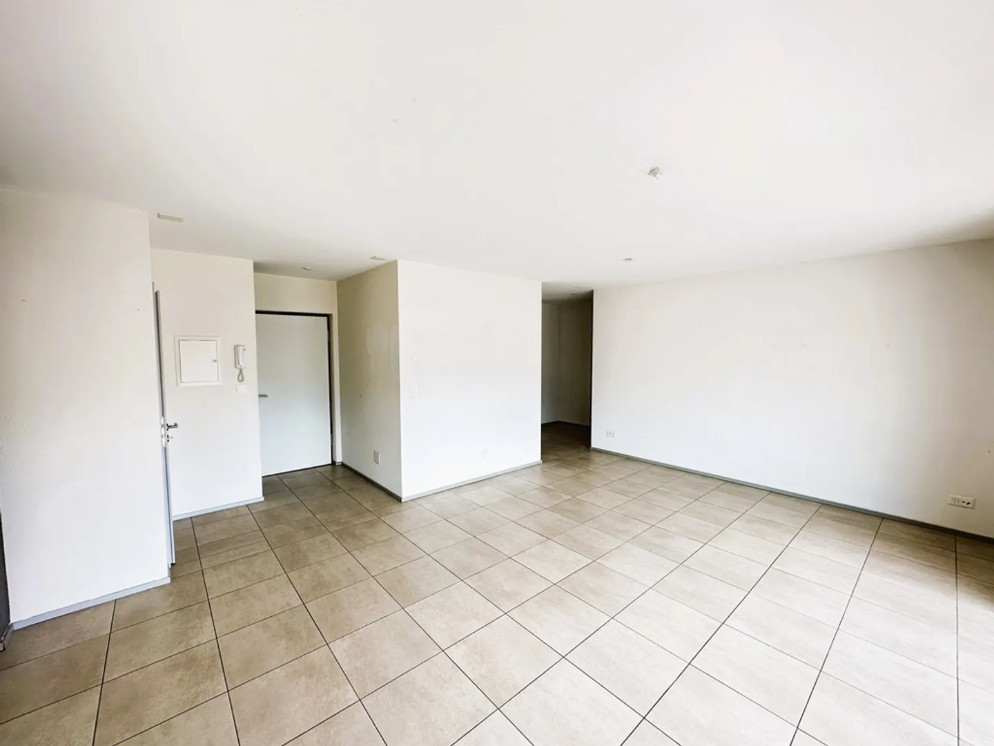 A large sunny terrace in a quiet neighborhood - Photo 6 of 11