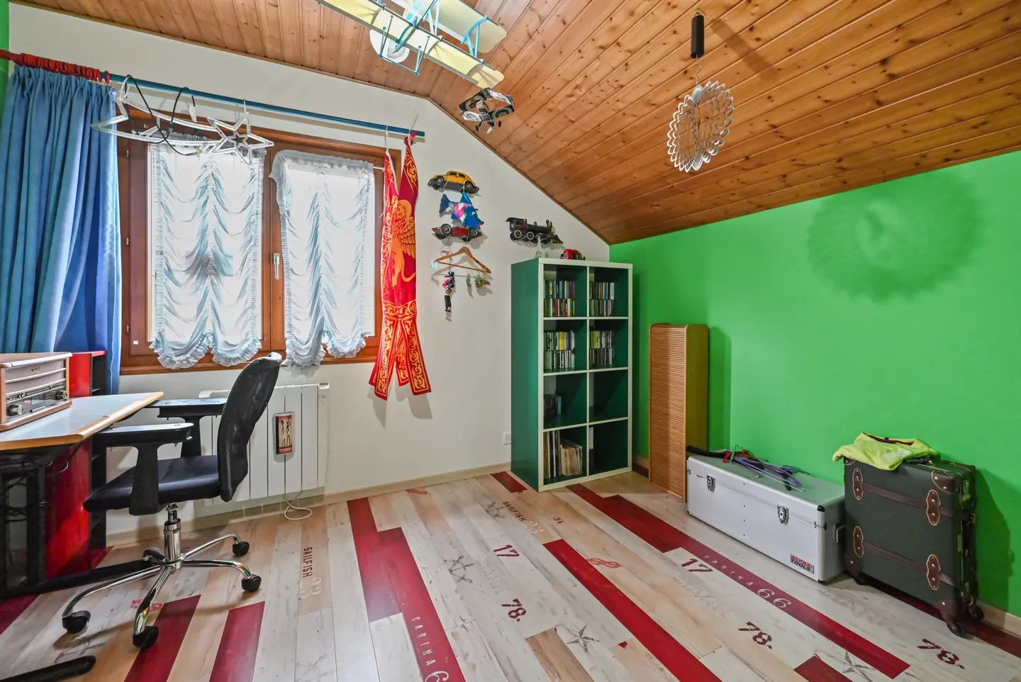 BOUVERET - BEAUTIFUL INDIVIDUAL VILLA 8 ROOMS WITH POOL AND GARDEN - Photo 17 of 19