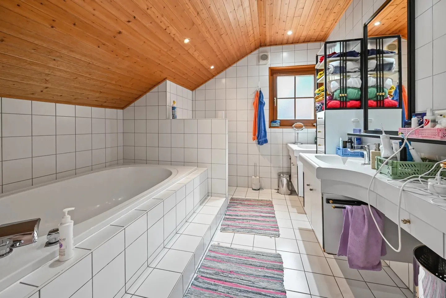 BOUVERET - BEAUTIFUL INDIVIDUAL VILLA 8 ROOMS WITH POOL AND GARDEN - Photo 18 of 19