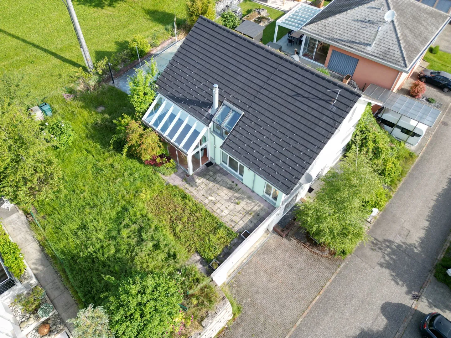 Casa unifamiliare con piscina, sauna, sala hobby e grande garage! - Foto 1 di 14