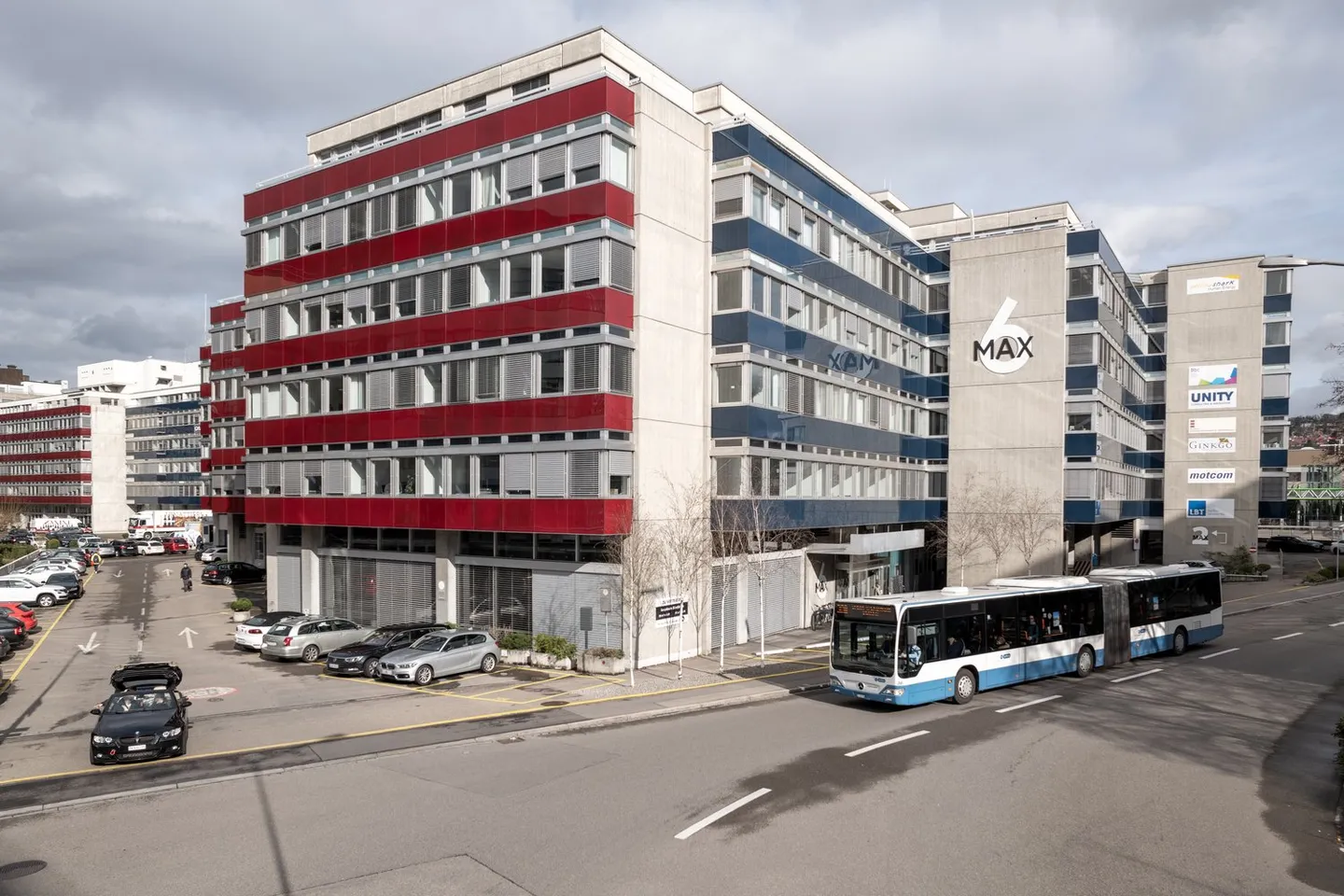 Office Space for Rent in Zurich-Altstetten - Photo 1 of 5