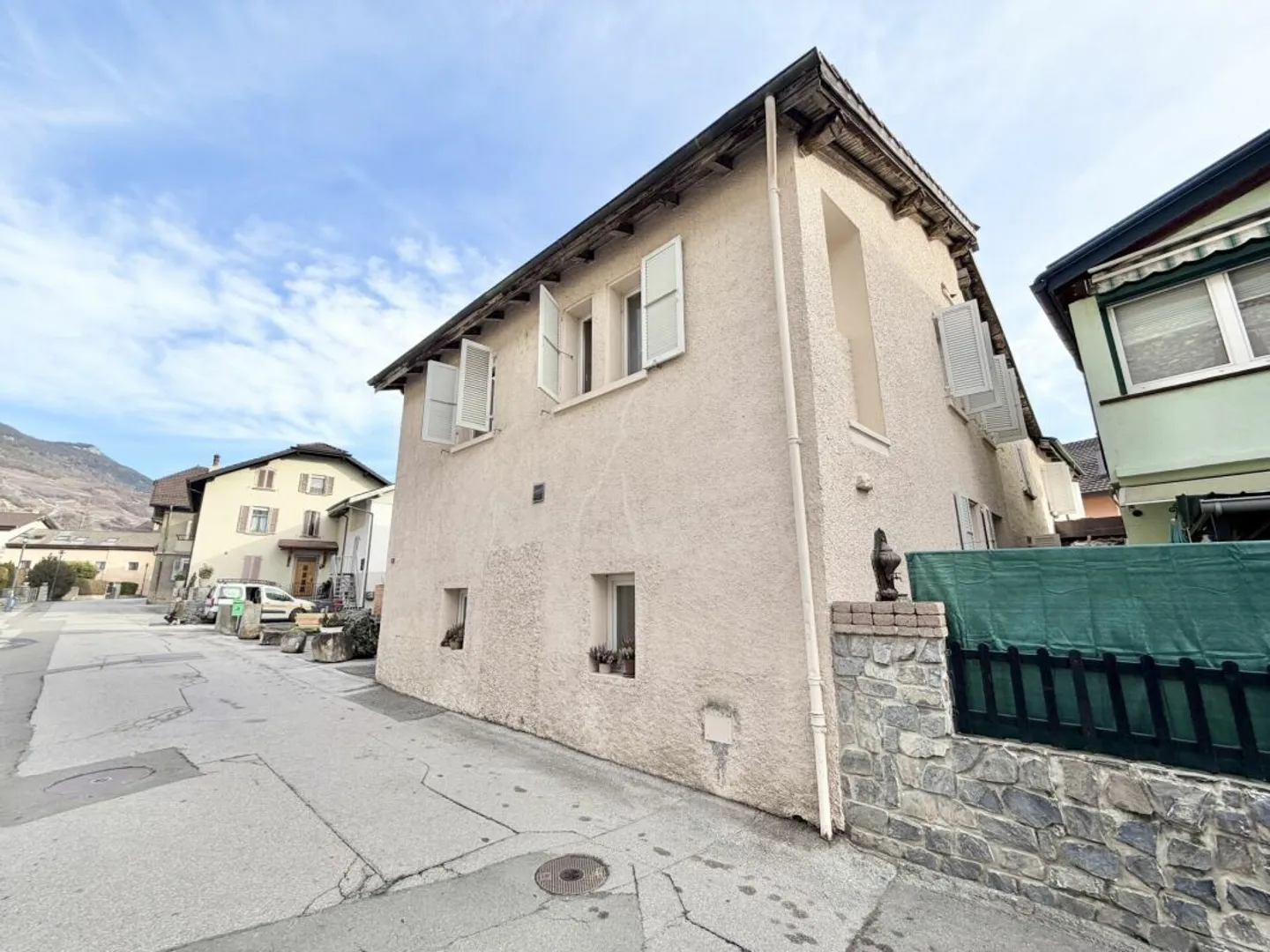 Casa con 3 appartamenti nel centro di Ardon - Foto 3 di 27