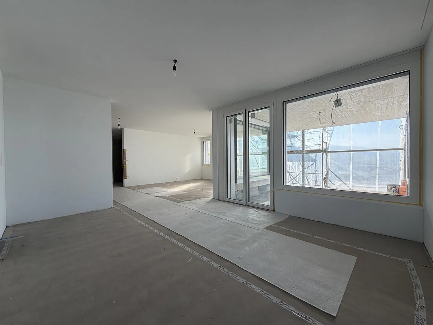 First rental 5.5-room new apartment - Photo 3 of 10