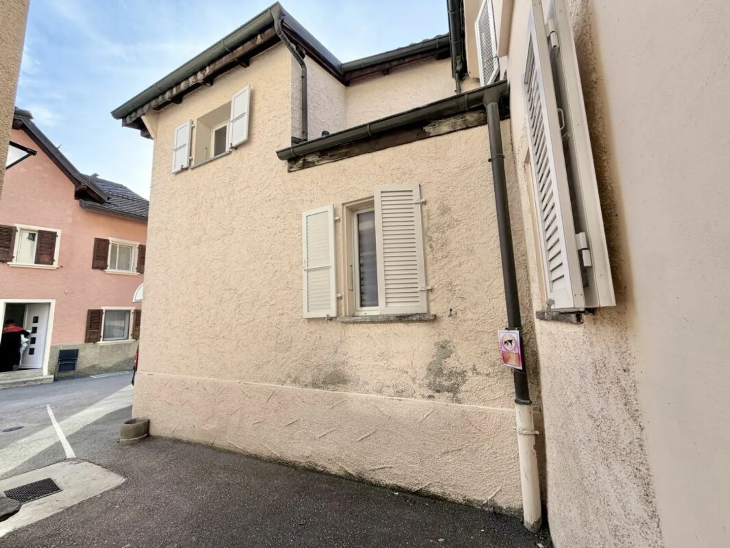 Casa con 3 appartamenti nel centro di Ardon - Foto 4 di 27