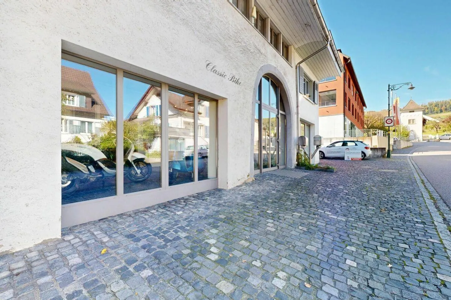 Maison individuelle moderne avec part commerciale - Photo 15 sur 17