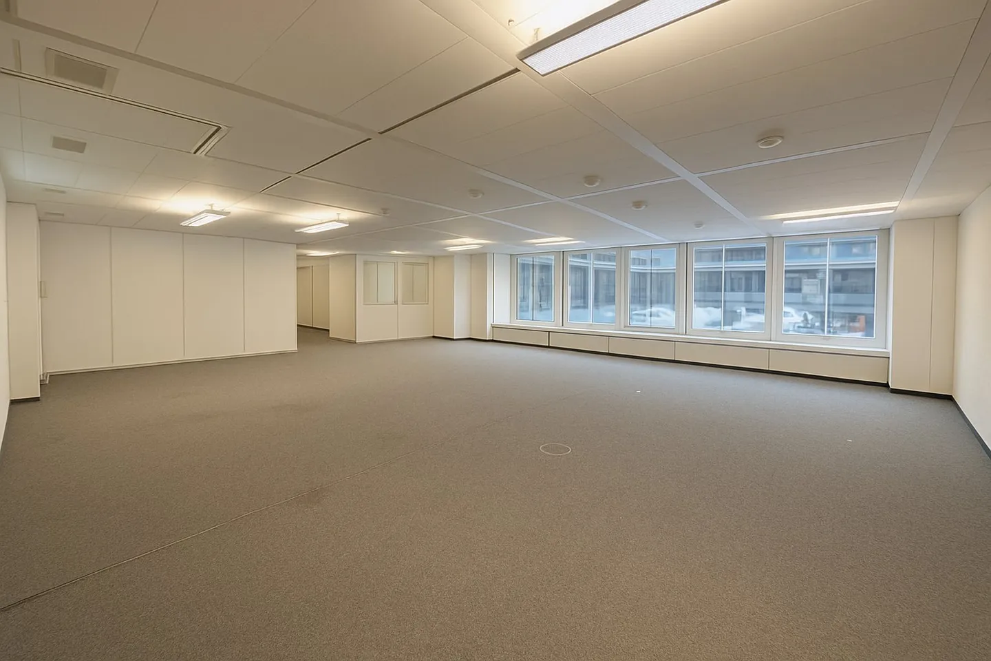 Office Space for Rent in Zurich-Altstetten - Photo 2 of 5