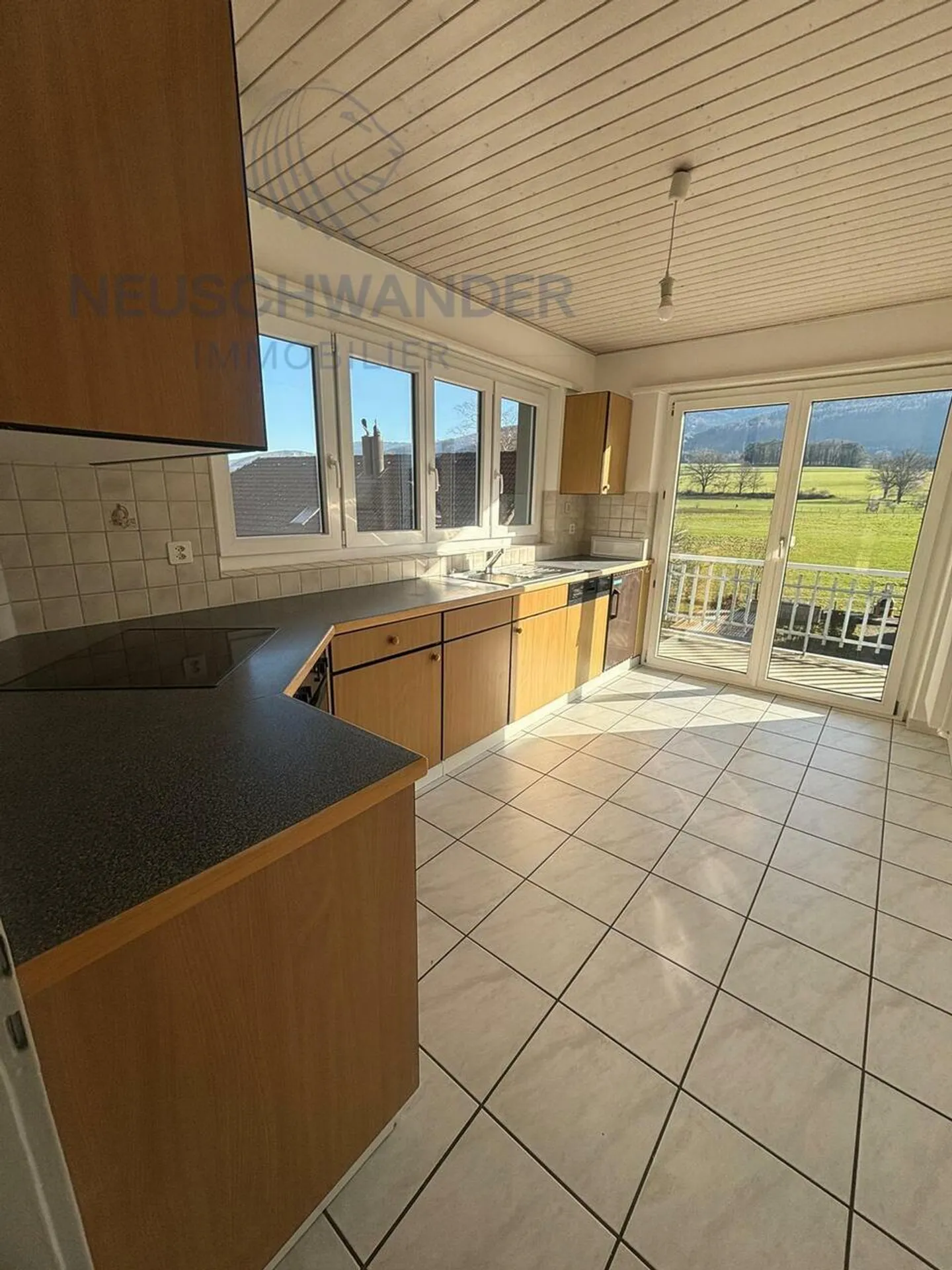 Apartment for rent - Photo 2 of 11