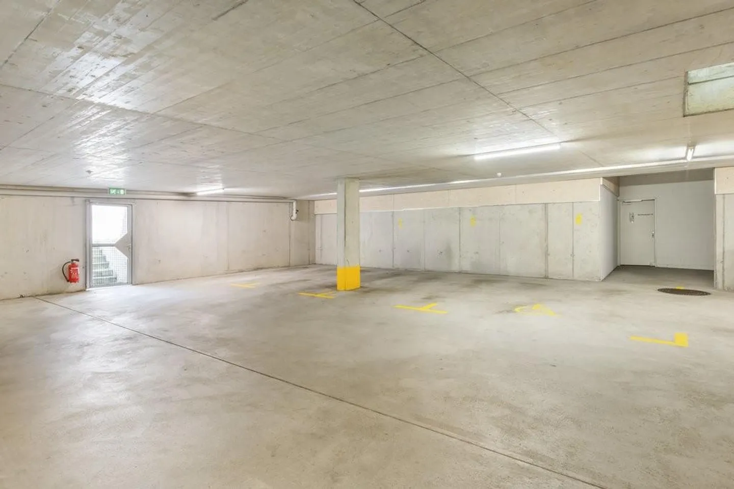 Places de stationnement à Adlikon Regensdorf - Photo 2 sur 2