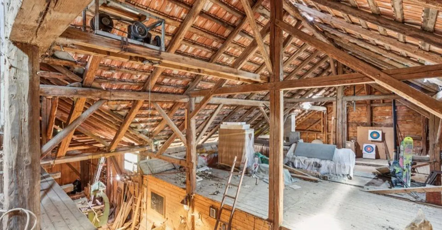 Ferme de caractère de 10.5 pièces avec grand terrain et fort potentiel - Photo 9 of 12