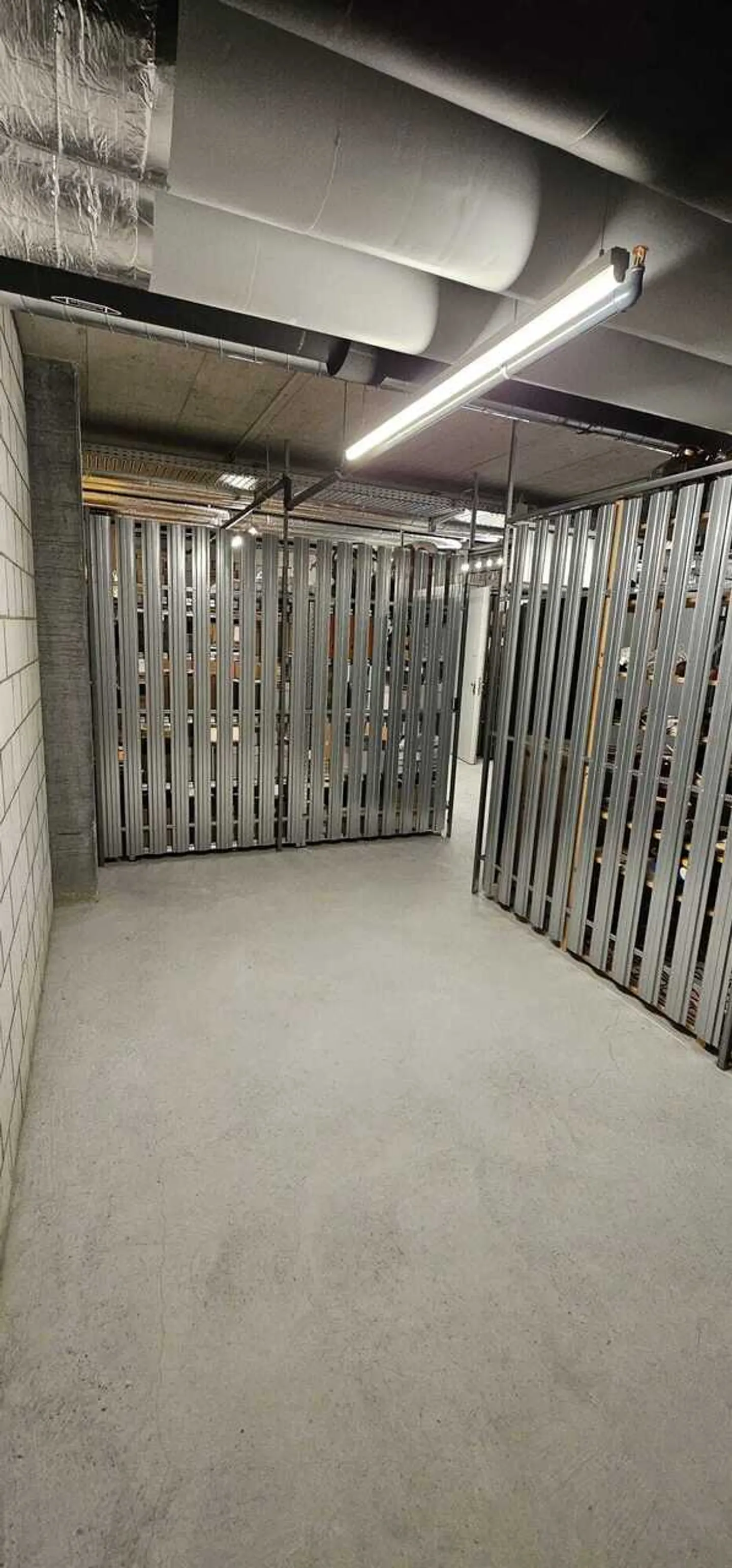 Manque de place? Nous avons la solution - compartiment de cave directement à la gare d'Aarau! - Photo 3 sur 4