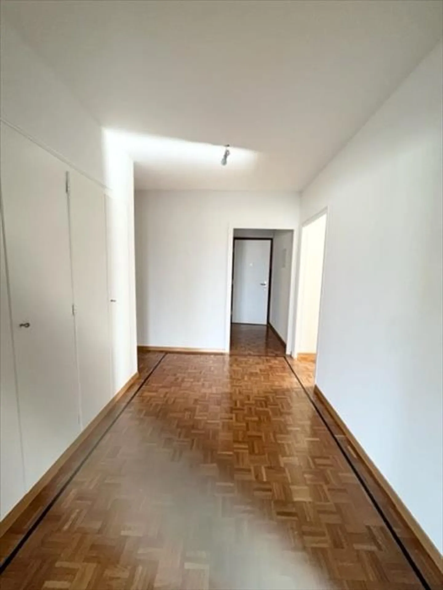 Pully - Magnificent bright 5-room apartment and 1-2 on the 3rd floor - Chemin de Fontannettaz 23 - Photo 2 of 10