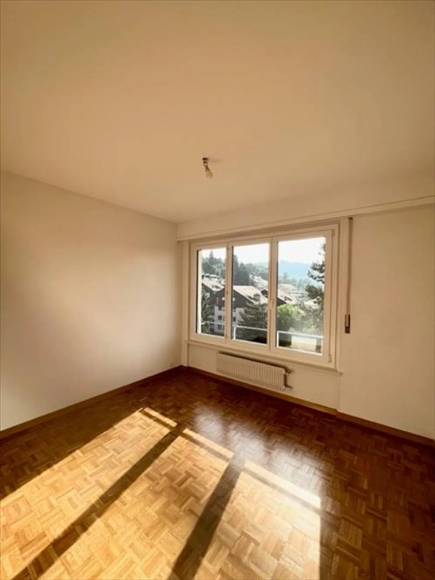 Pully - Magnificent bright 5-room apartment and 1-2 on the 3rd floor - Chemin de Fontannettaz 23 - Photo 8 of 10