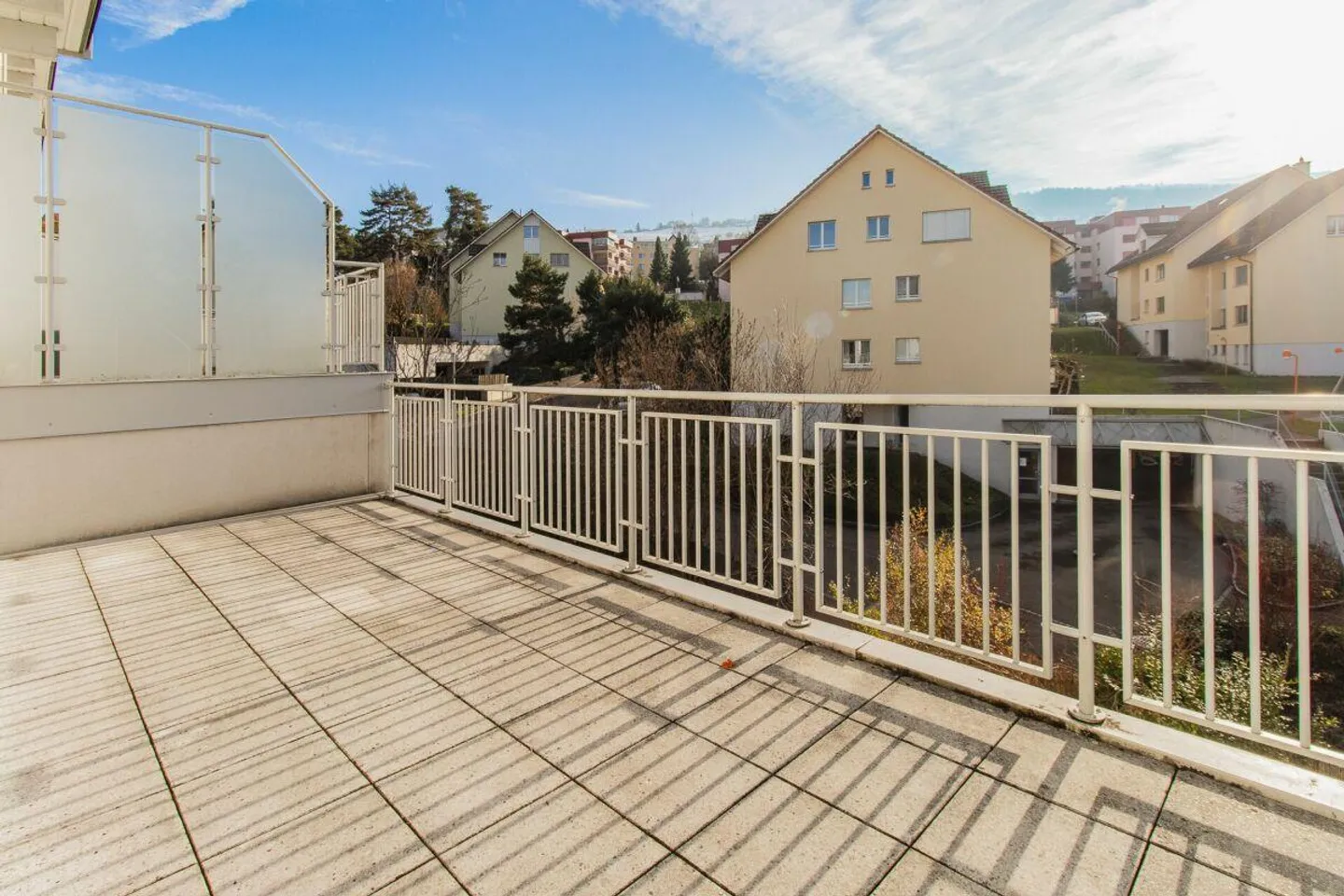 Grosszügiges 5.5-Zimmer-Reiheneinfamilienhaus in Seenähe - Photo 12 of 14