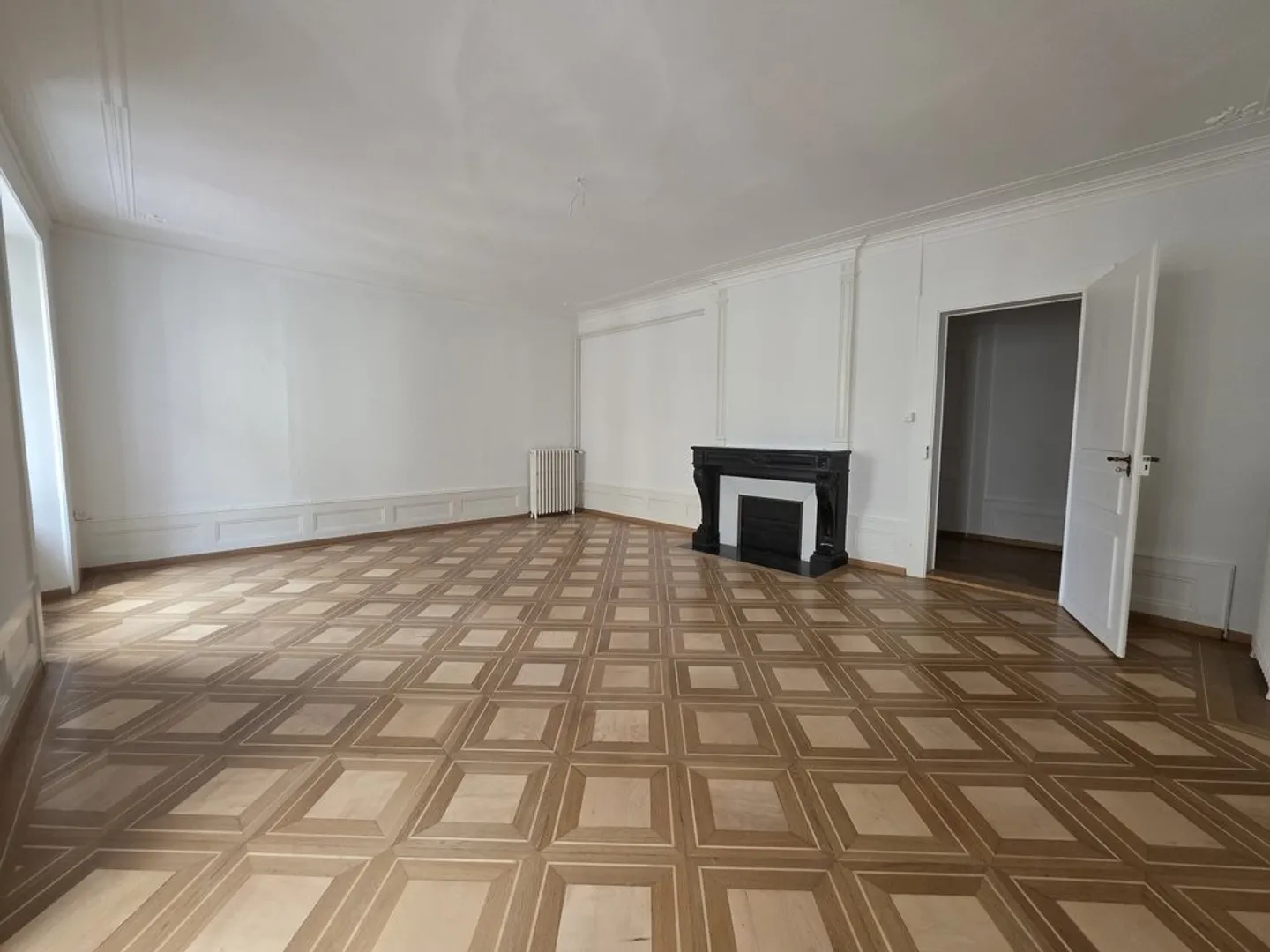 4,5 AUSGEZEICHNETE ZIMMER VON 150 M2 - Foto 8 von 10
