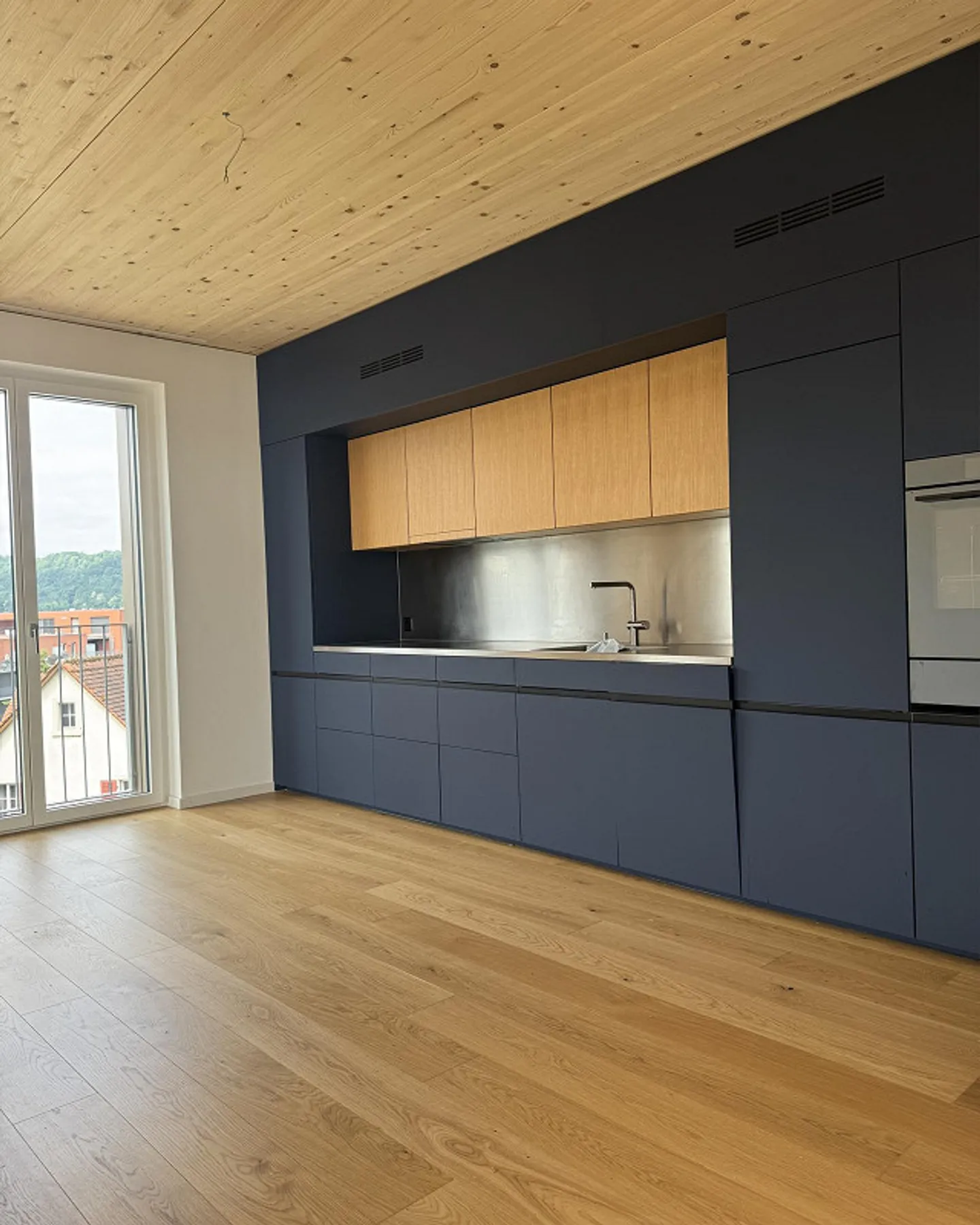 Appartement moderne de 3,5 pièces au 1er étage au cœur de Wettingen - Photo 2 sur 8
