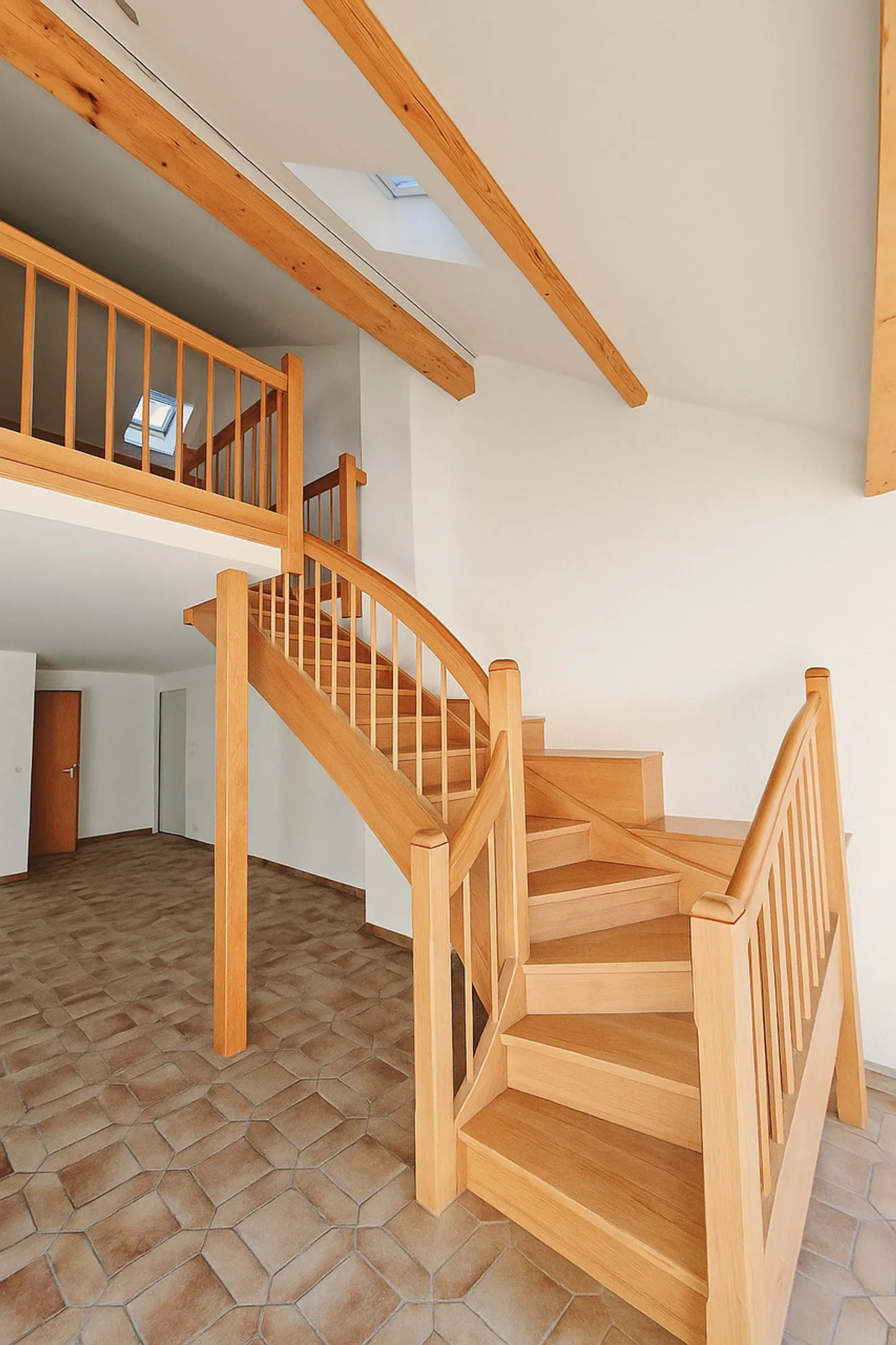 Superbe duplex de 3 pièces rénové au coeur de Fribourg - Foto 2 di 4