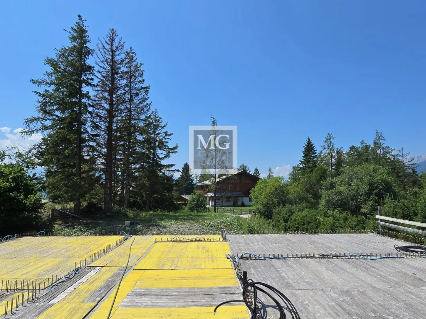 Exceptional chalet, 8.5 rooms under construction in R2 - Photo 1 of 7