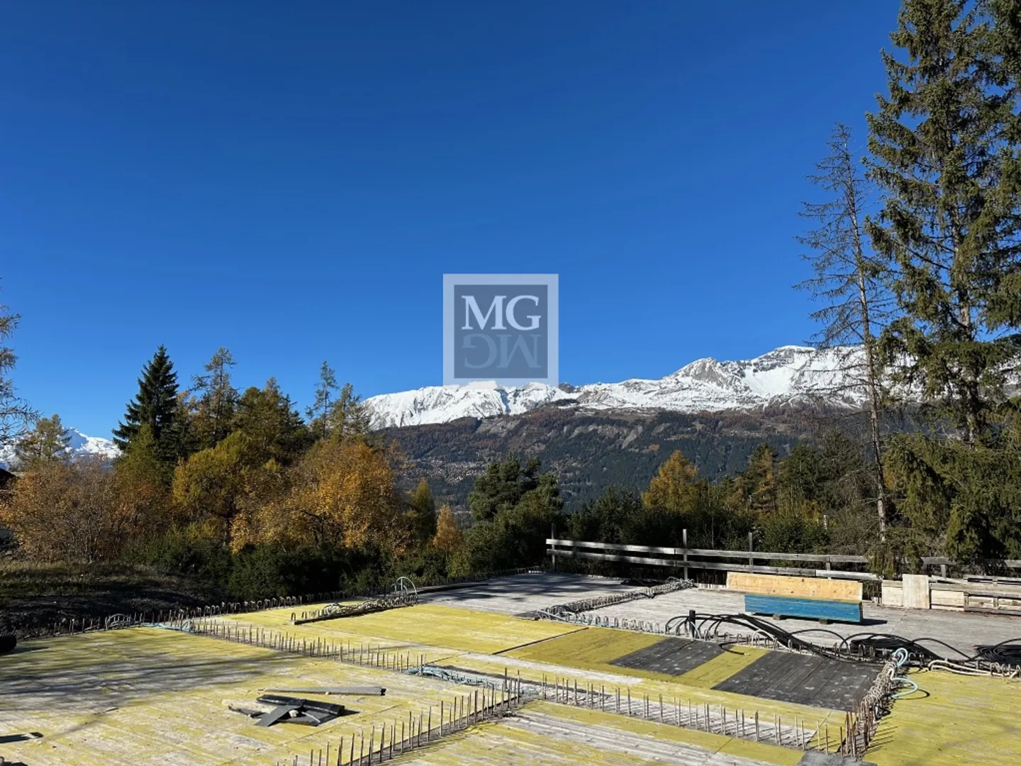 Exceptional chalet, 8.5 rooms under construction in R2 - Photo 2 of 7