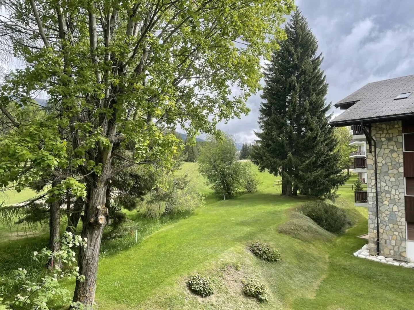 Alloggio arredato, stagione o inverno 4 mesi, seconda casa a Crans Montana - Foto 2 di 11
