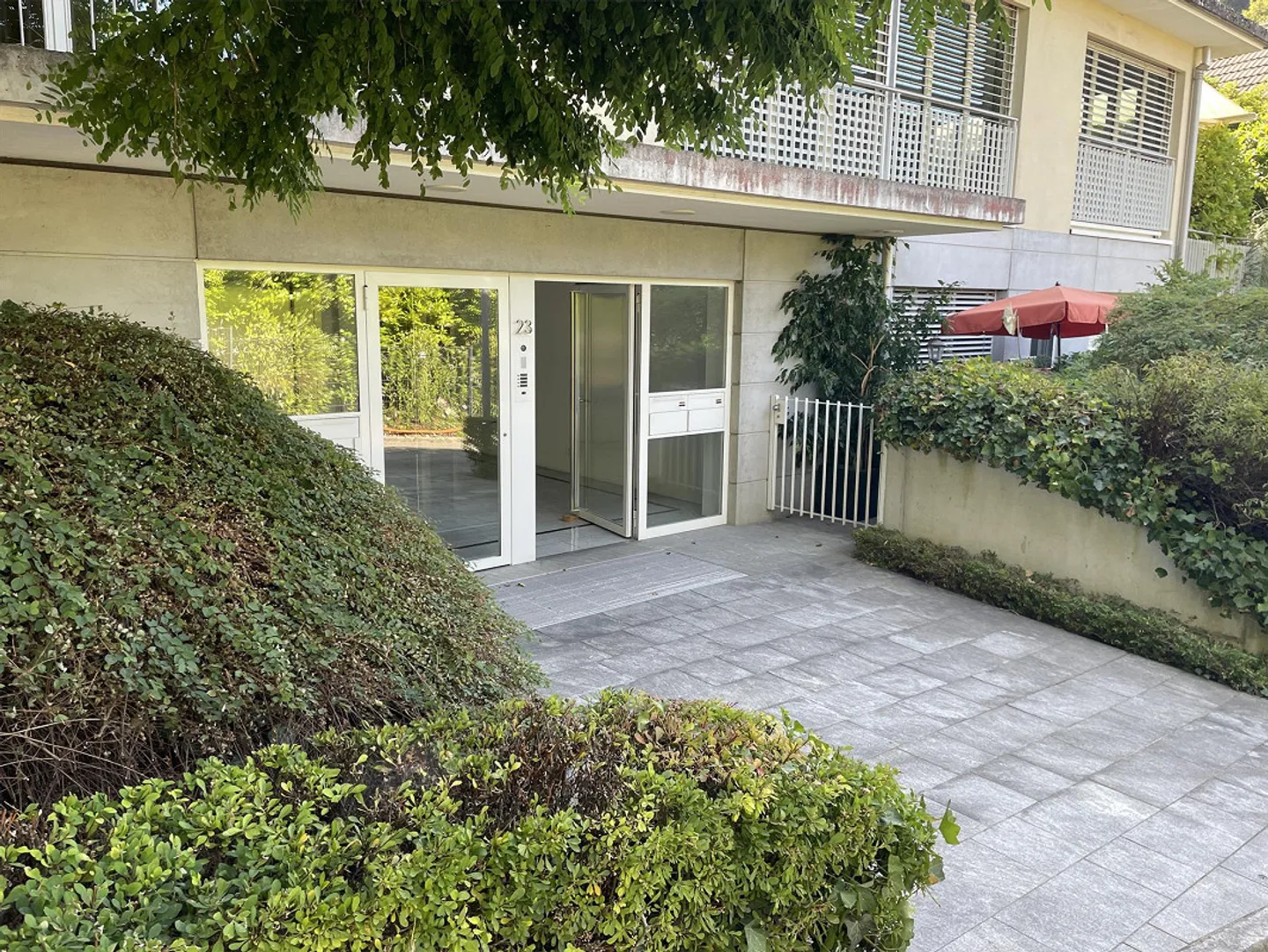 Condominium de 5 1/2 pièces dans un emplacement recherché à Riehen - Photo 2 sur 12