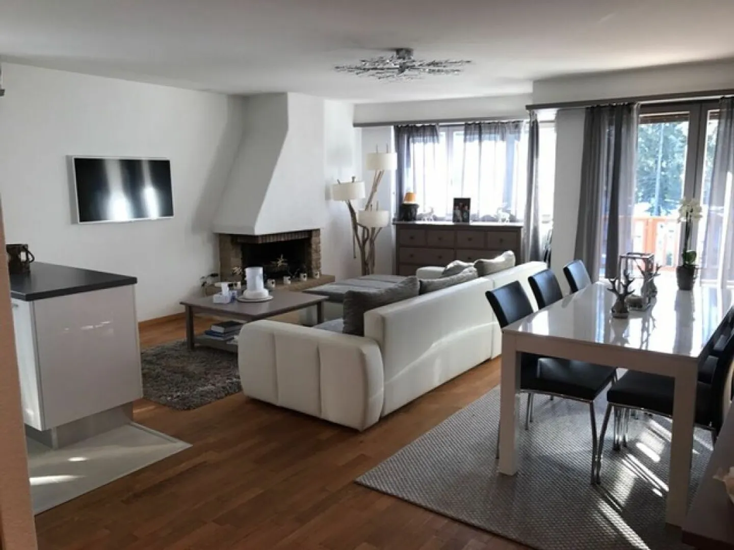 Alloggio arredato, stagione o inverno 4 mesi, seconda casa a Crans Montana - Foto 1 di 11