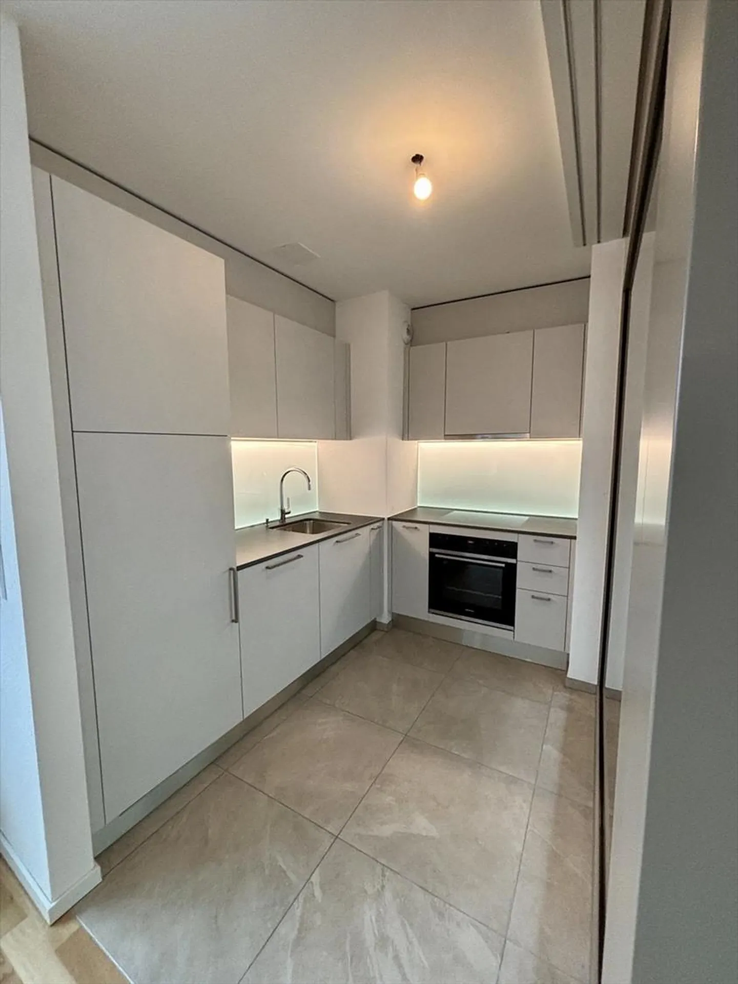 Beautiful Studio for Rent in Chavannes-près-Renens - Photo 1 of 4