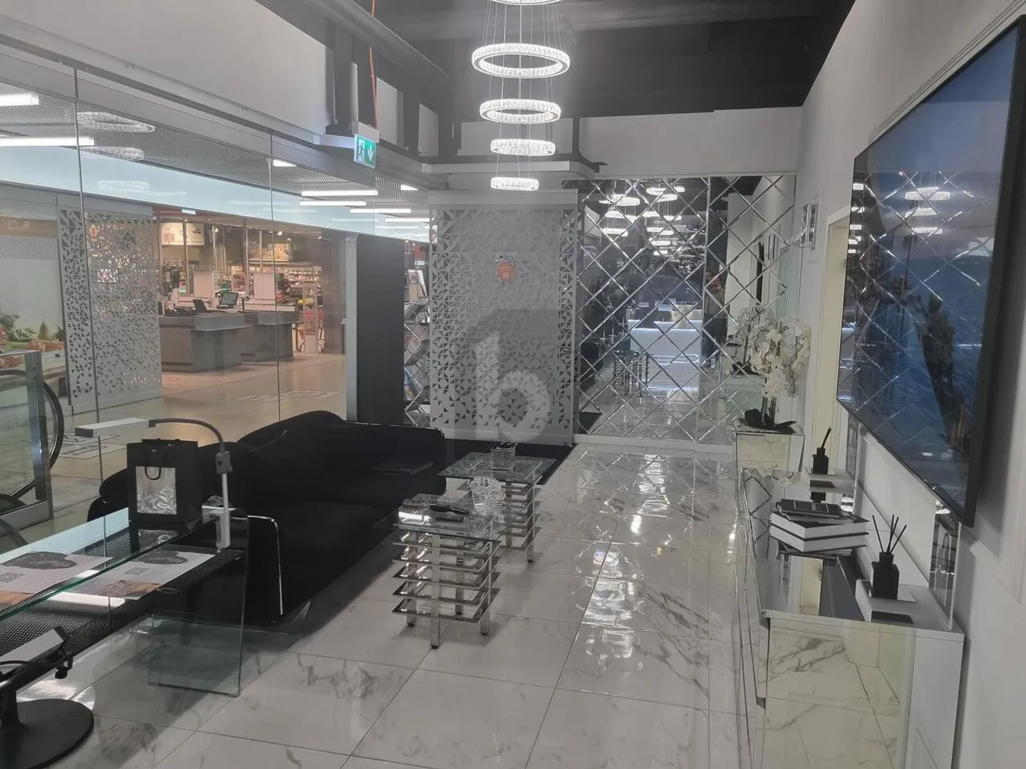 TURNKEY BEAUTY SALON - Photo 1 of 6