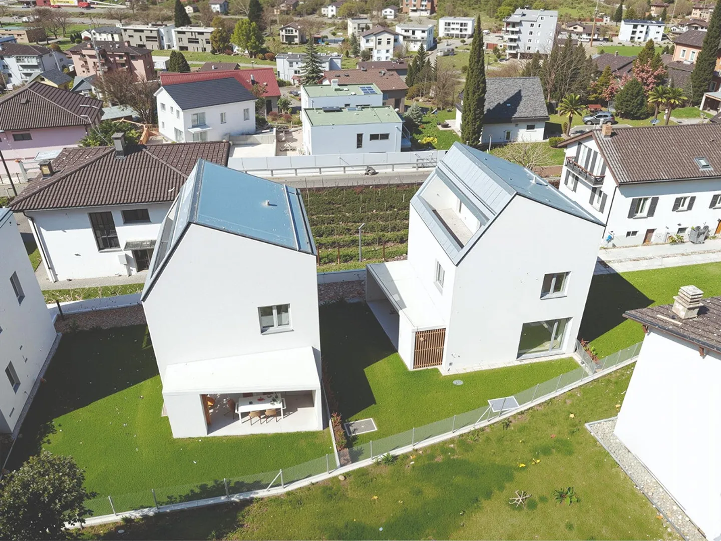 Roveredo, nouvelles villas indépendantes unifamiliales et bifamiliales - Photo 1 sur 11