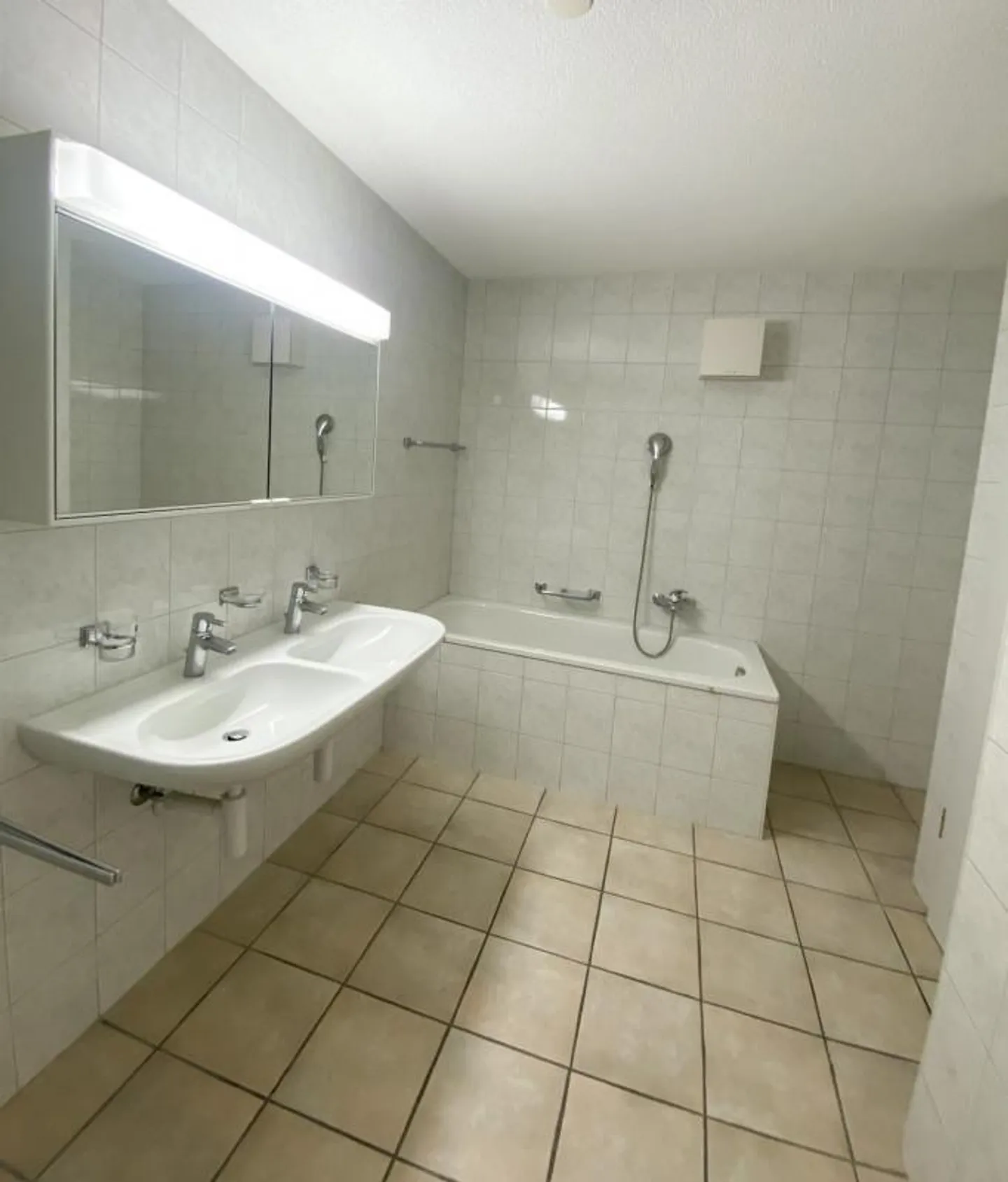 Duplex for rent - Photo 7 of 10