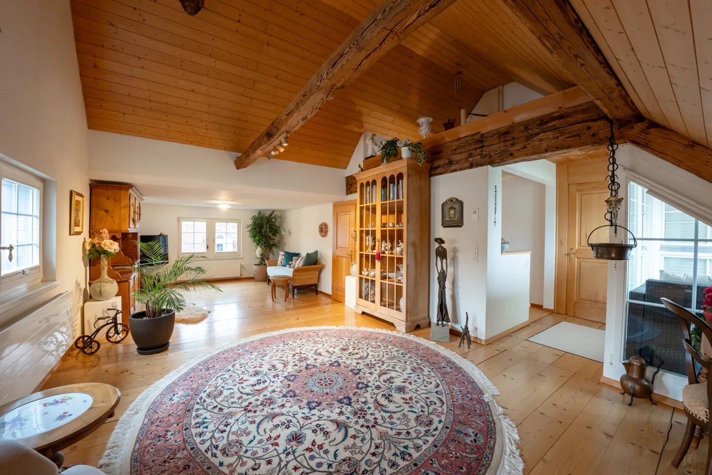 Charming Historic Family Home - Photo 4 of 9