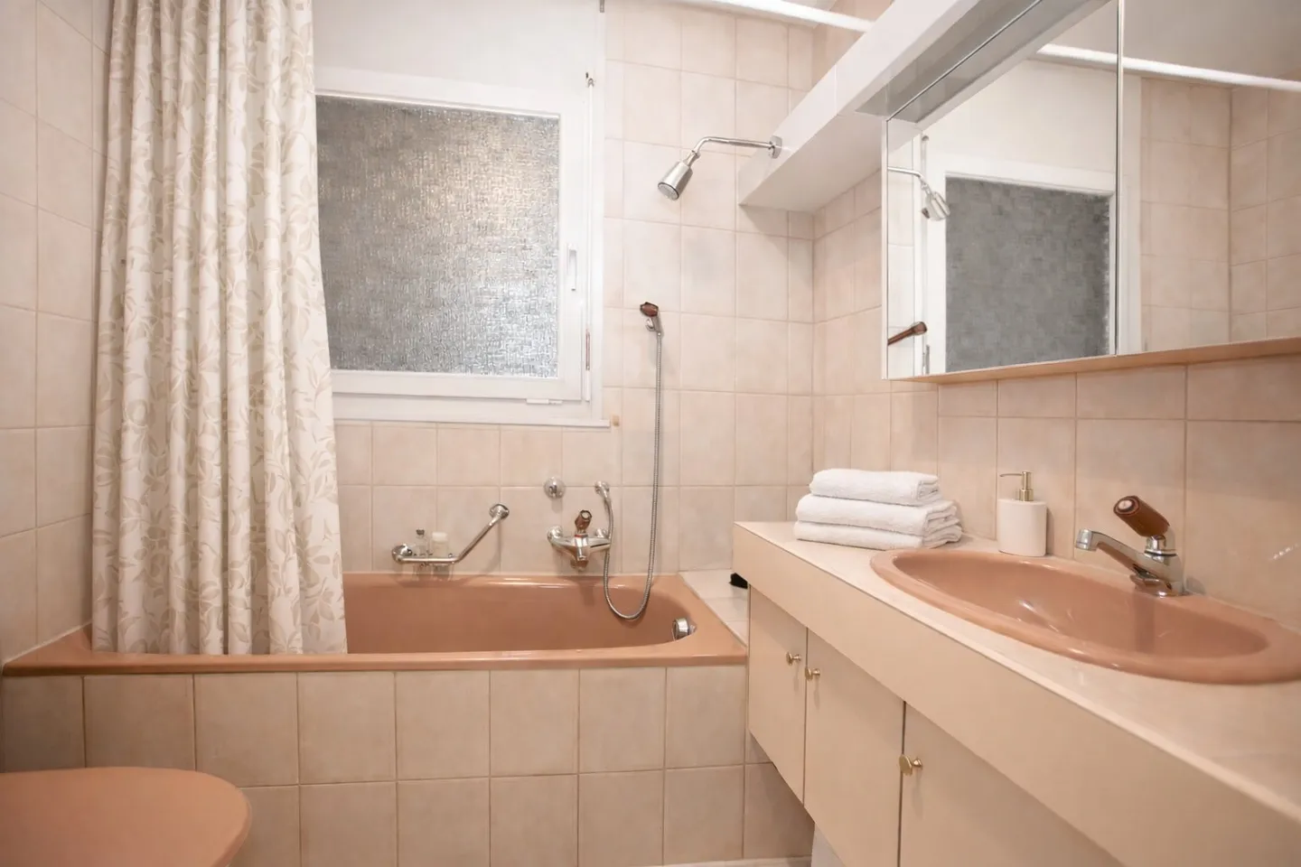 Lakeview Apartment in Veytaux - Photo 9 of 12