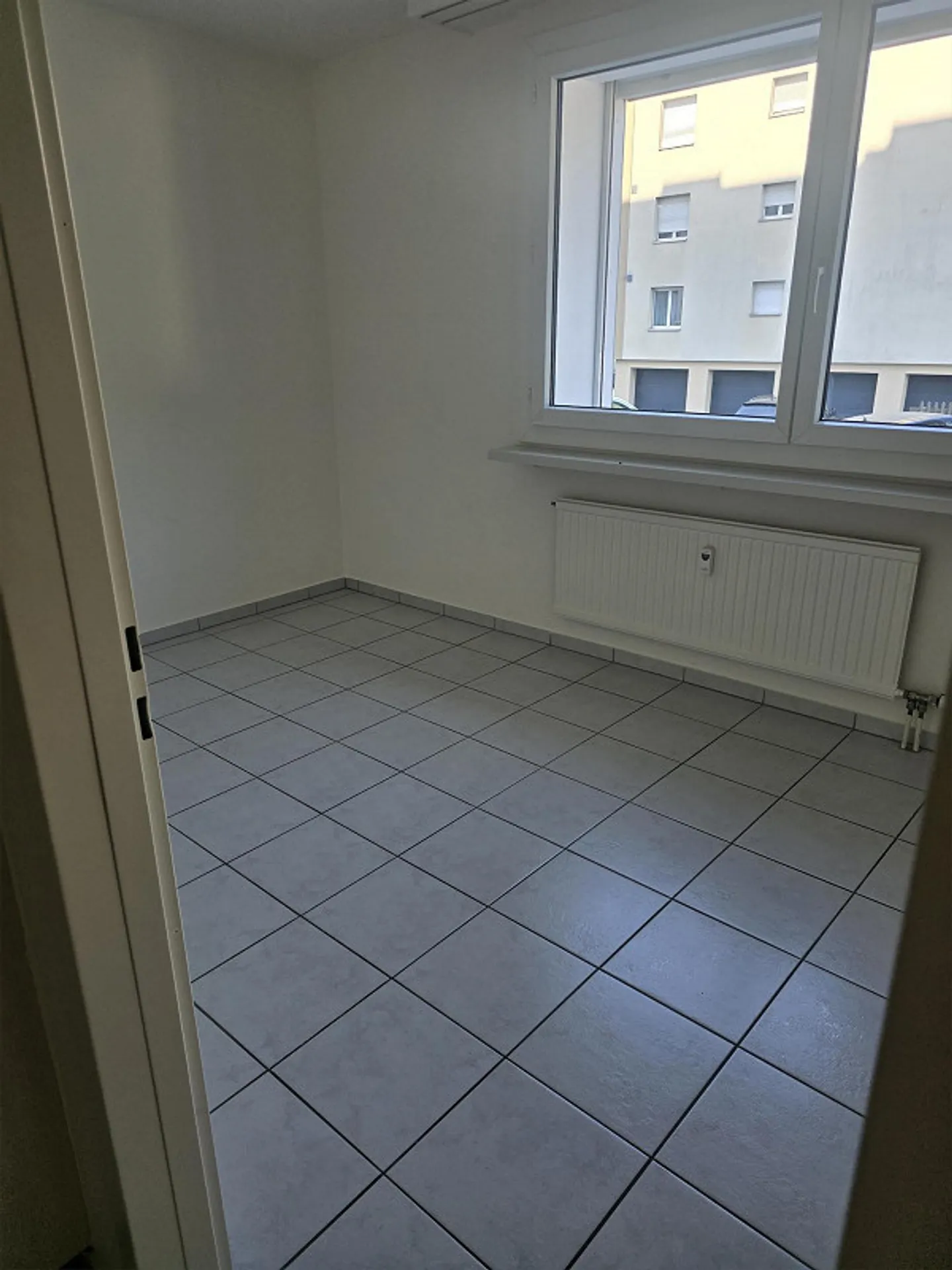 appartement spacieux et calme de 4 pièces - Photo 7 sur 10