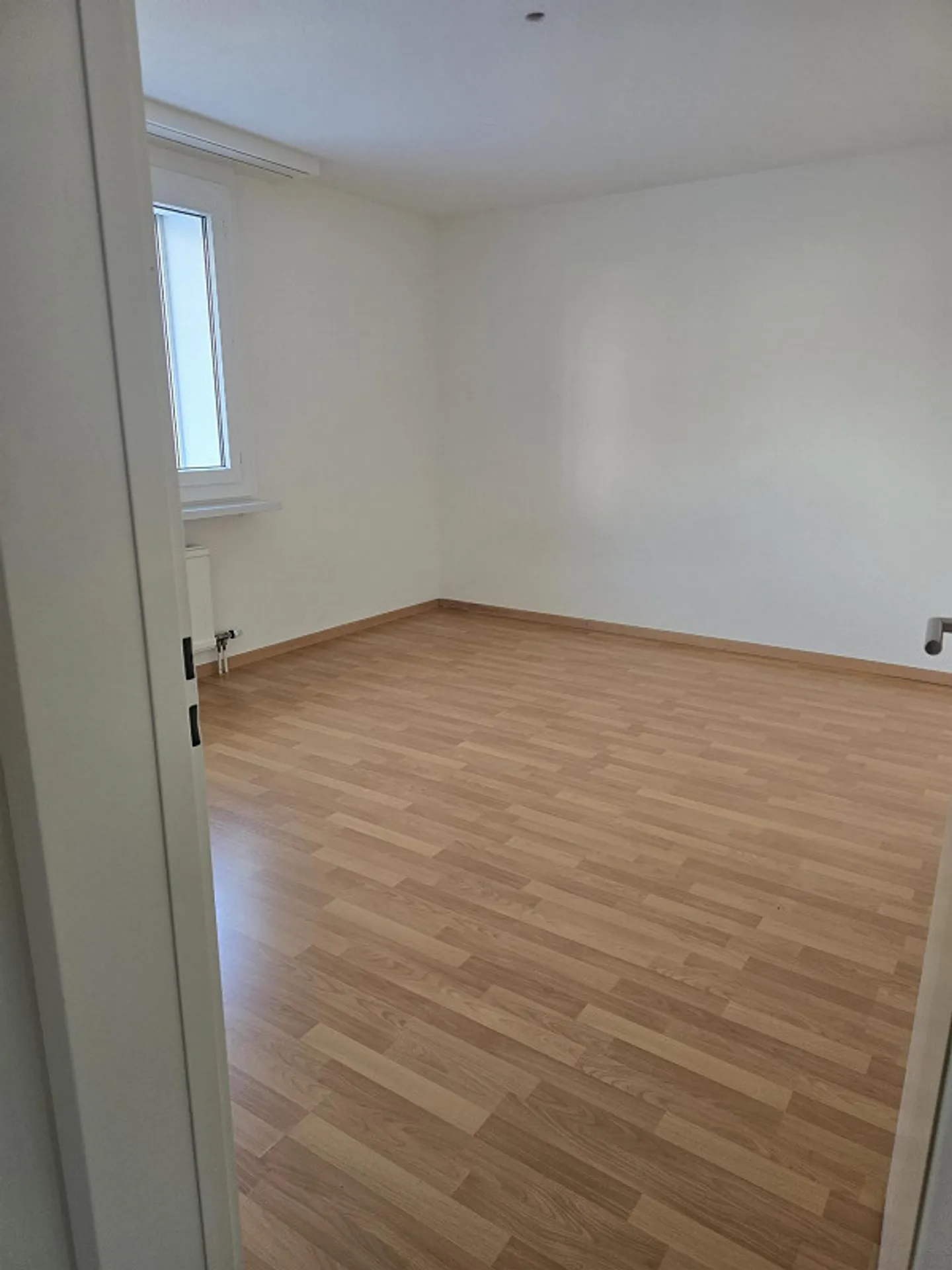 appartement spacieux et calme de 4 pièces - Photo 8 sur 10