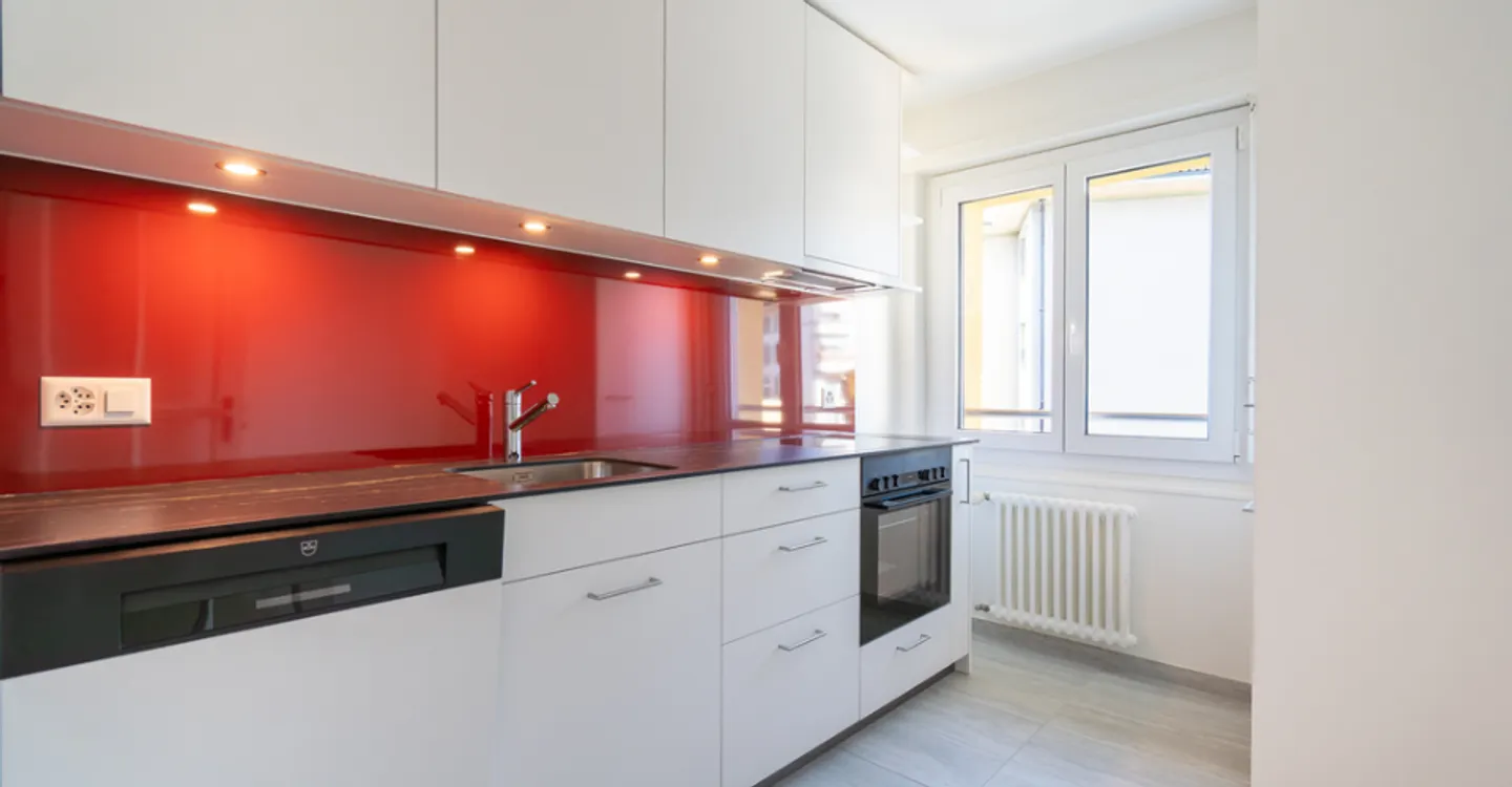 Charming Apartment - Photo 3 of 7