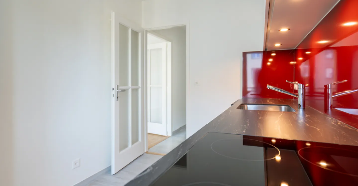 Charming Apartment - Photo 4 of 7