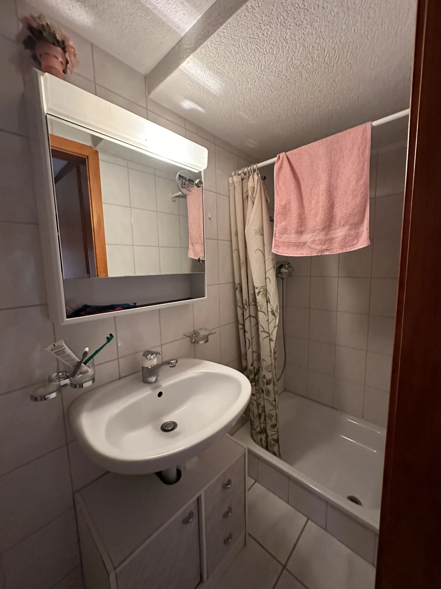 EDIFICIO RESIDENZIALE CON SPAZIO COMMERCIALE NEL CENTRO CITTADINO - Foto 13 di 28