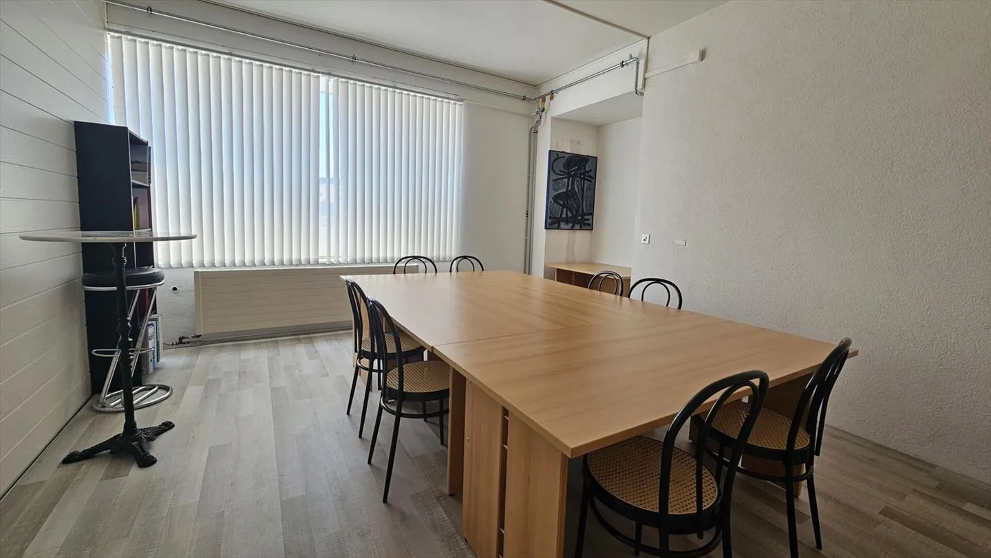 Locali di prestigio nel cuore di Cernier - Foto 3 di 6