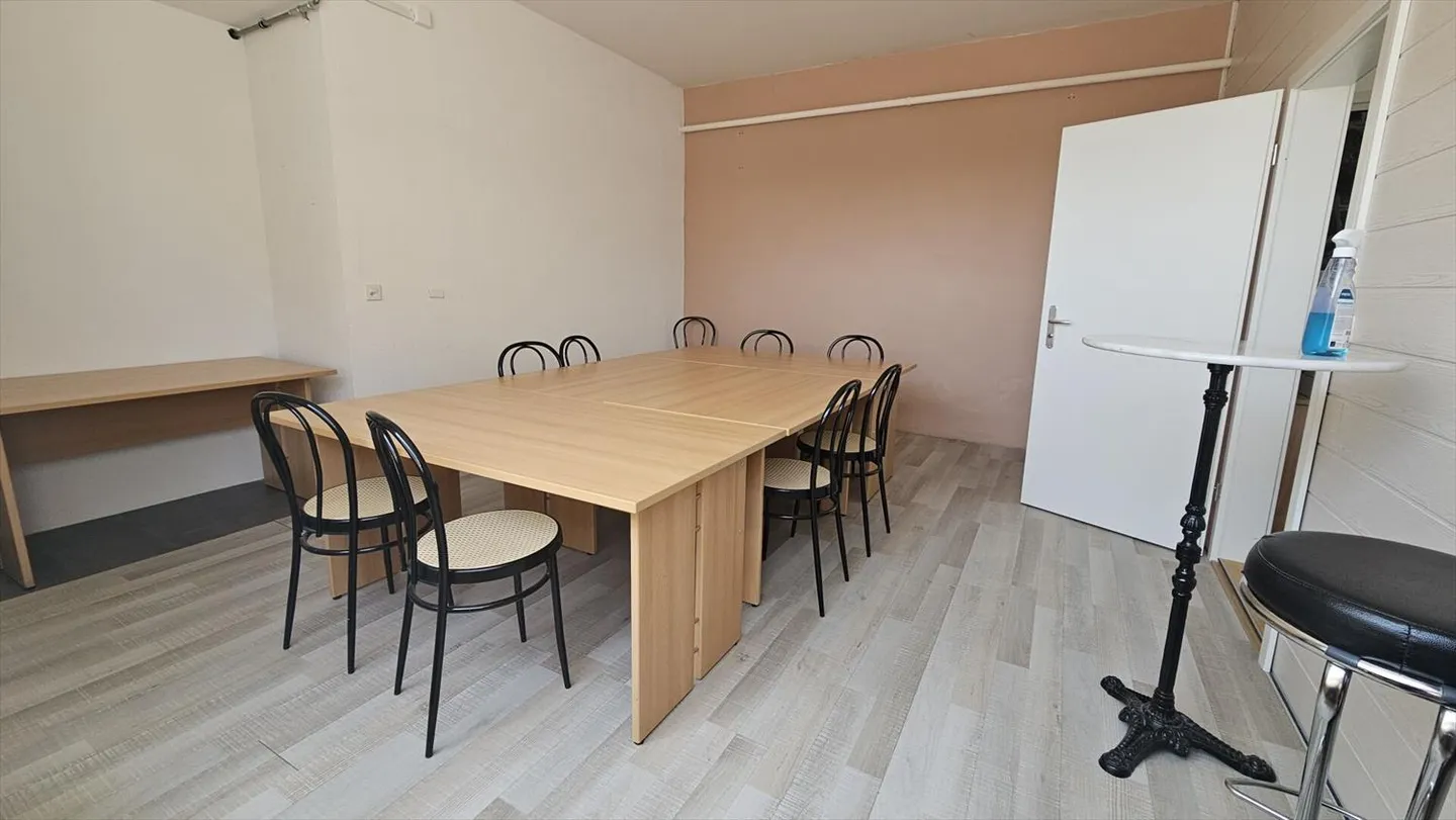 Locali di prestigio nel cuore di Cernier - Foto 5 di 6
