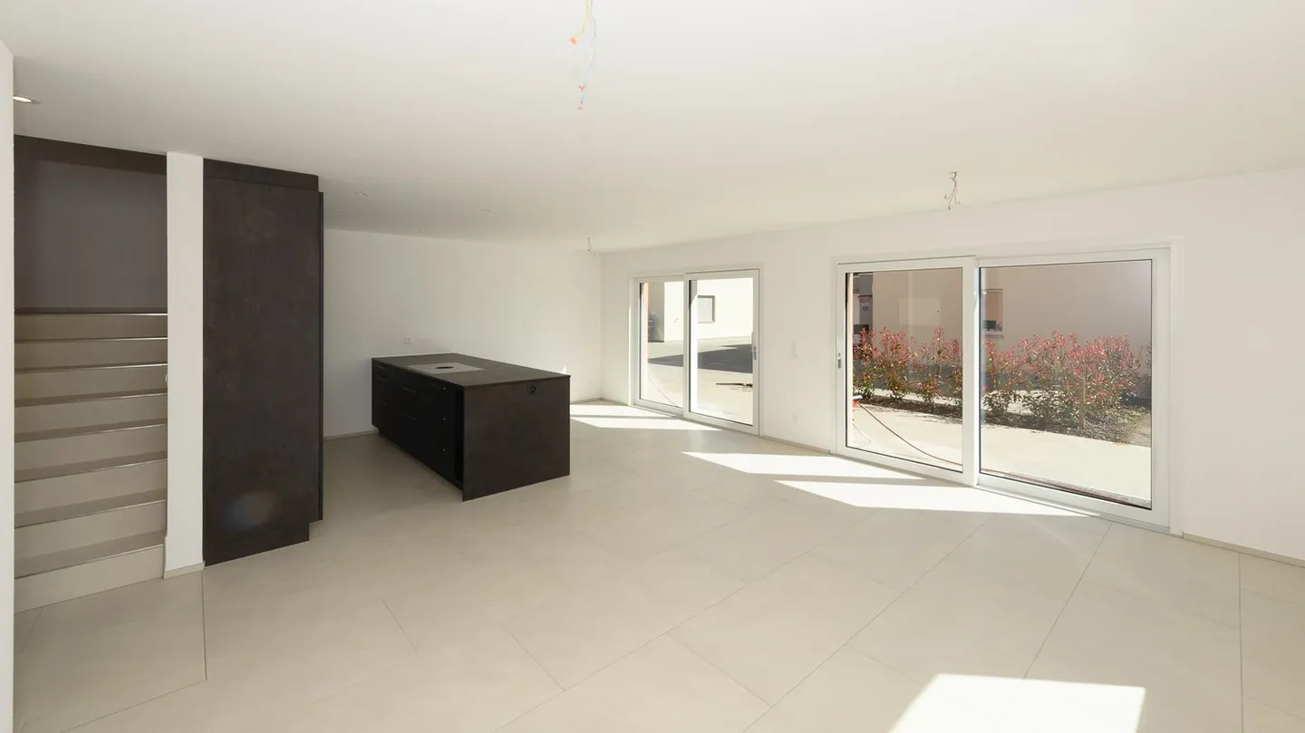 Nouvelle construction, presque autonome en énergie - Maison familiale individuelle de 5½ pièces avec grand jardin - Photo 2 sur 10