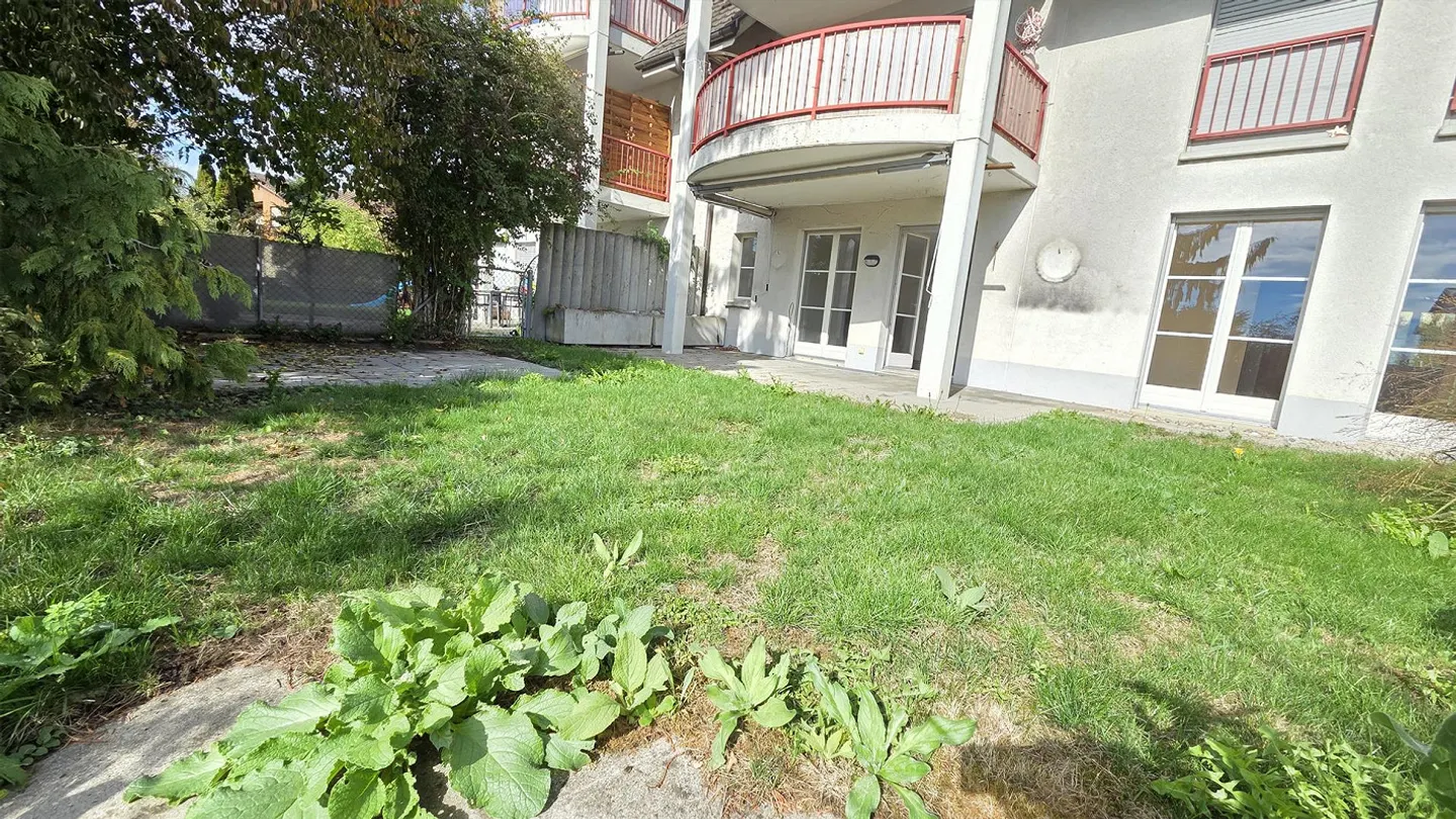 Appartamento giardino ristrutturato con camino - Foto 6 di 12