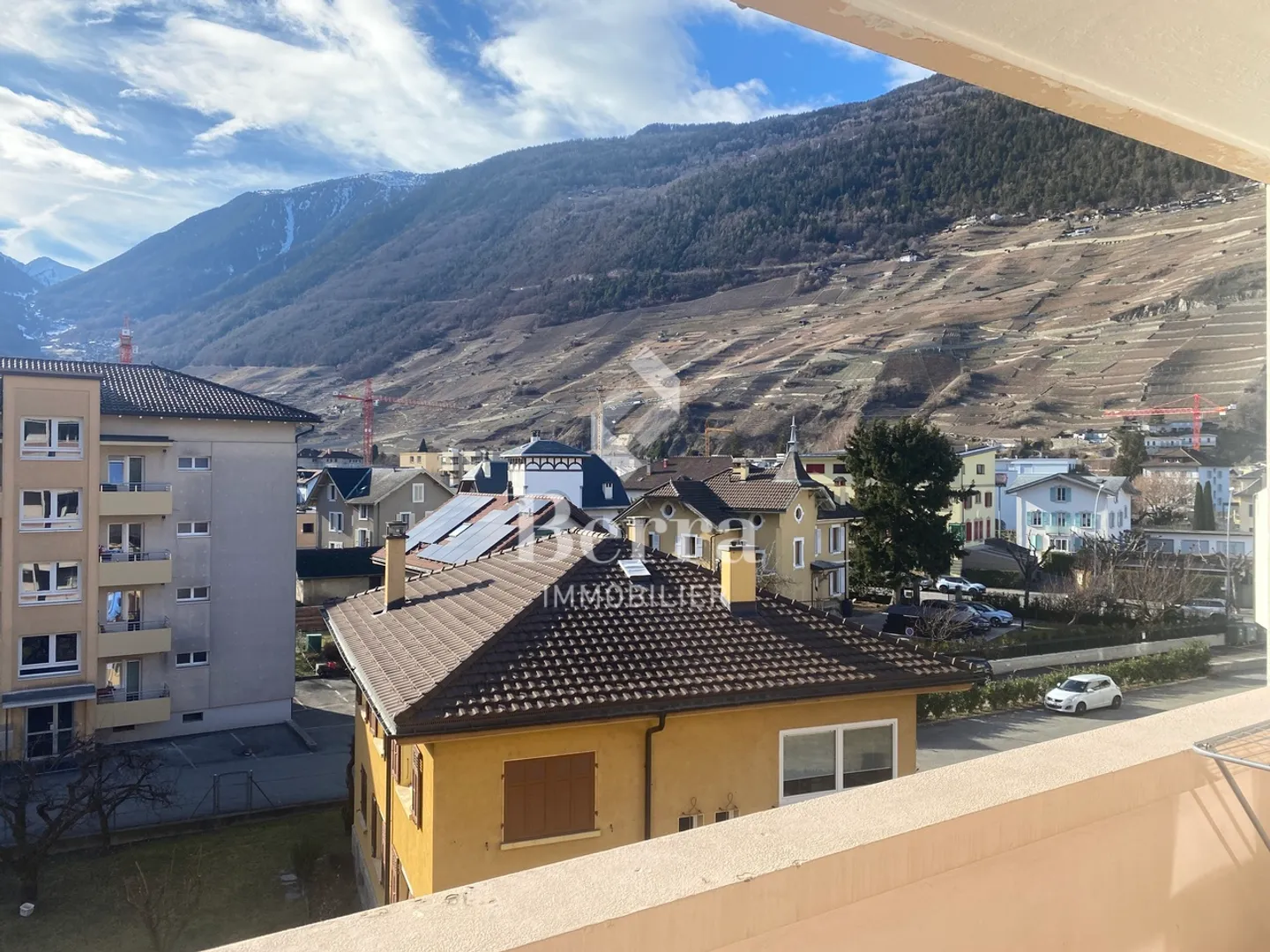 4.5 room apartment well located in Martigny - great potential - Photo 1 of 19
