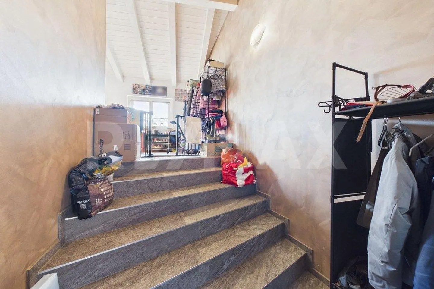 Casa unifamiliare spaziosa nel cuore di Sigirino - Foto 4 di 13